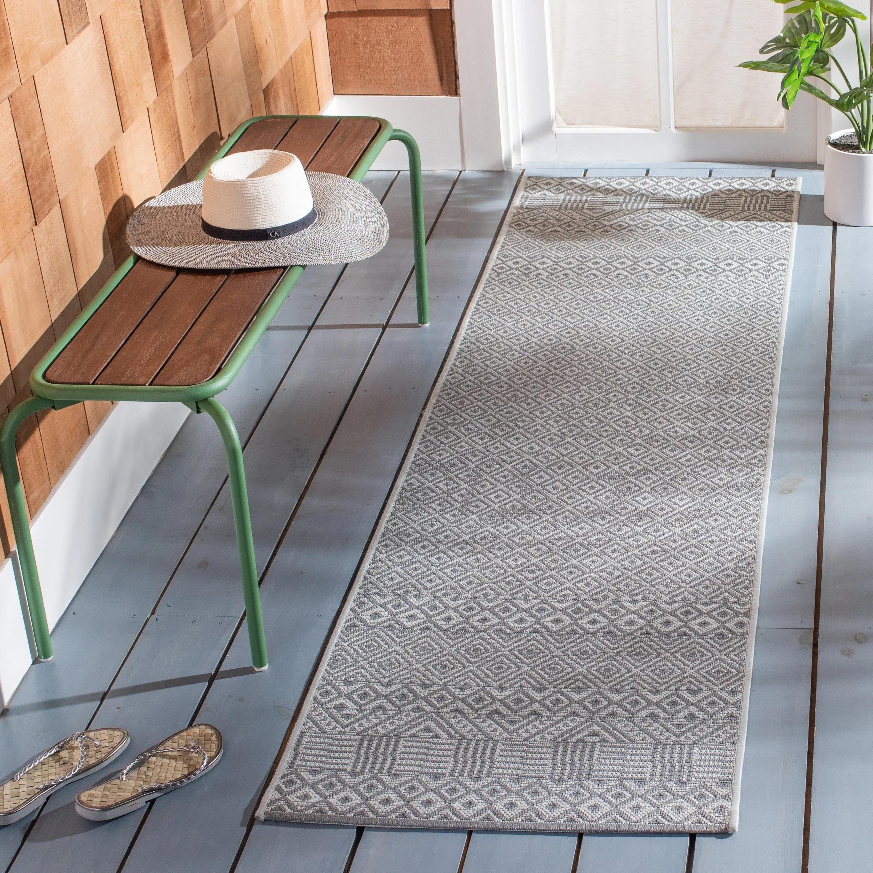 SAFAVIEH Courtyard Shikibu Indoor/ Outdoor Waterproof Patio Backyard Rug