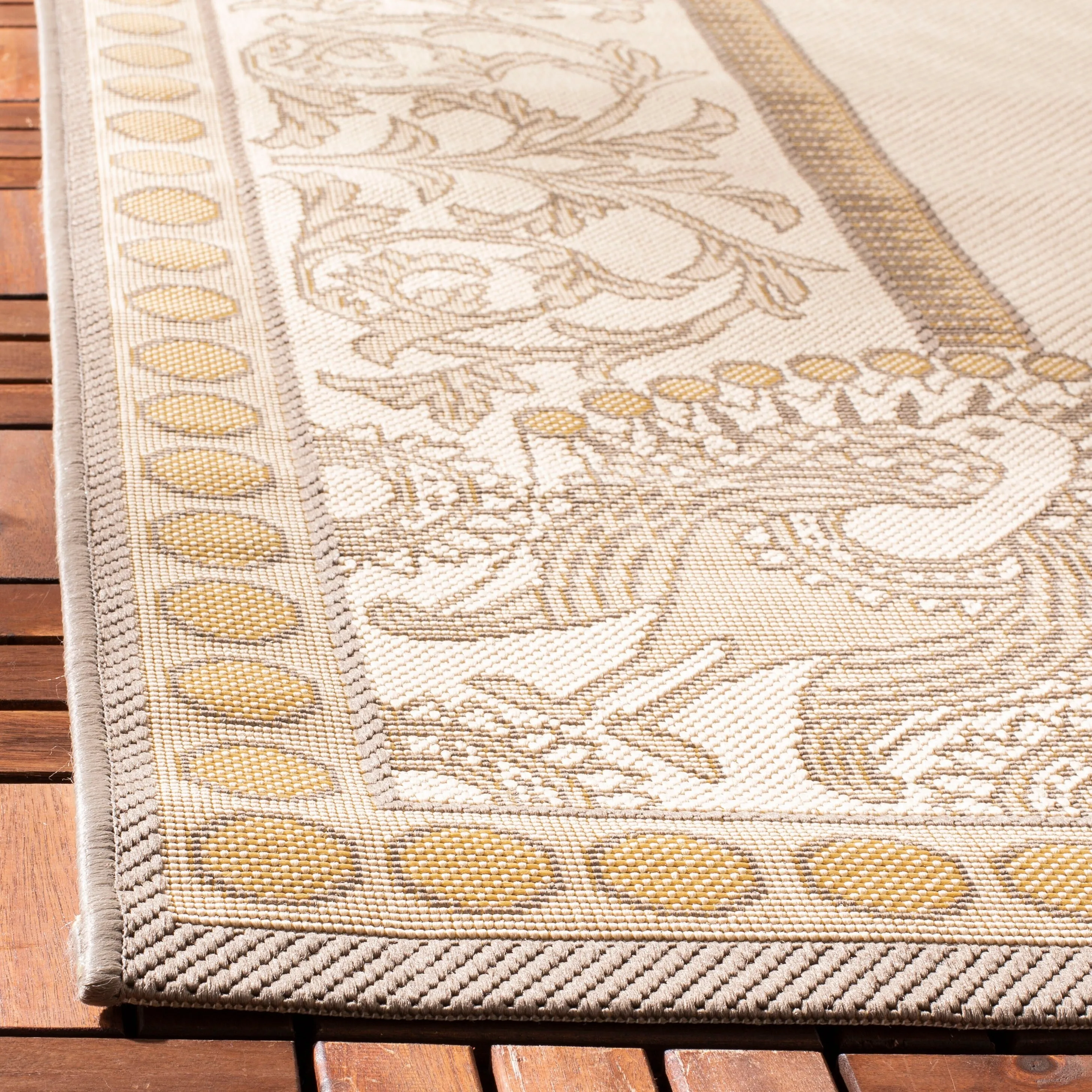 SAFAVIEH Courtyard Tjarkje Indoor/ Outdoor Waterproof Patio Backyard Rug