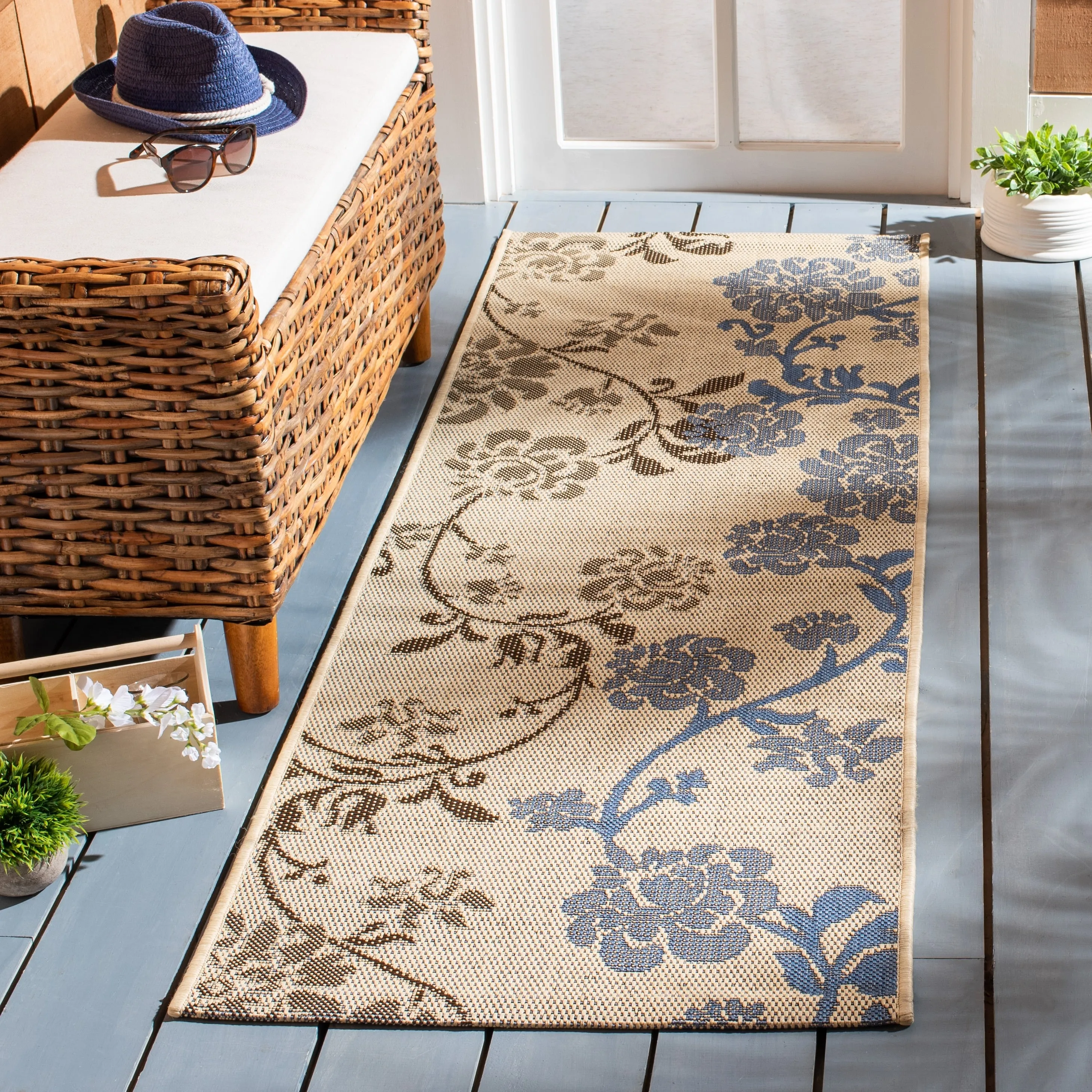 SAFAVIEH Courtyard Vernelle Arvyda Outdoor Waterproof Patio Backyard Rug