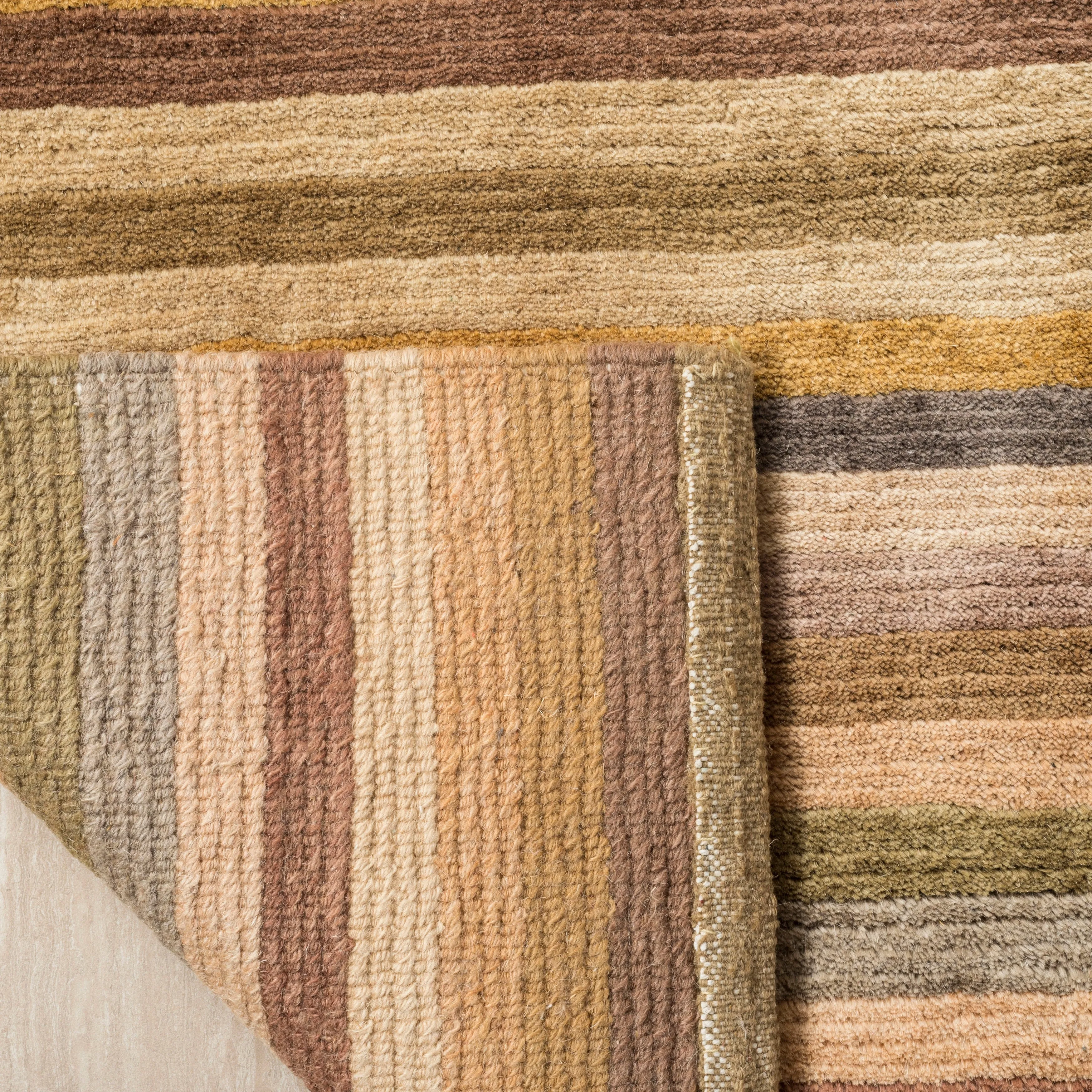 SAFAVIEH Couture Hand-knotted Tibetan Soledade Modern Wool Rug with
