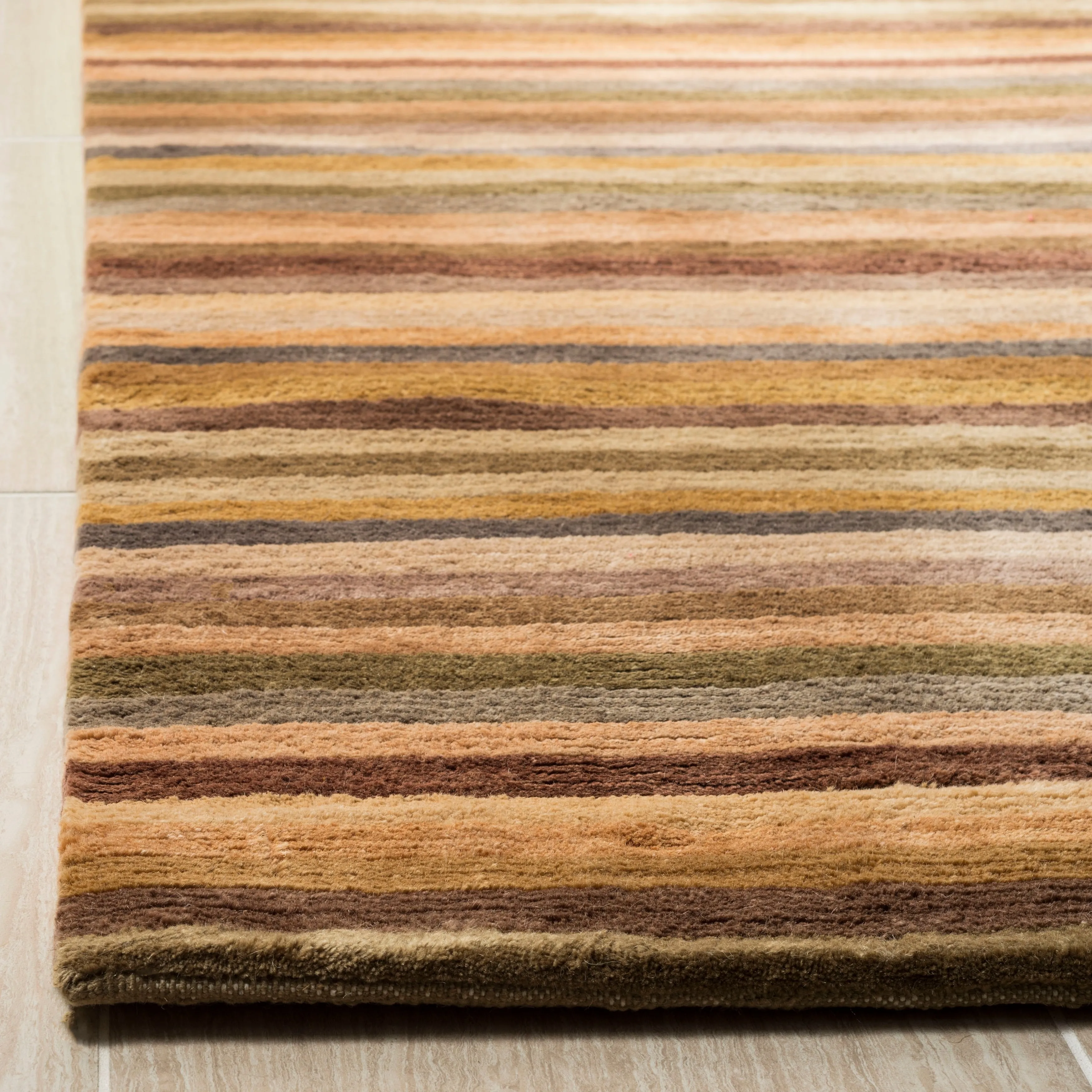 SAFAVIEH Couture Hand-knotted Tibetan Soledade Modern Wool Rug with