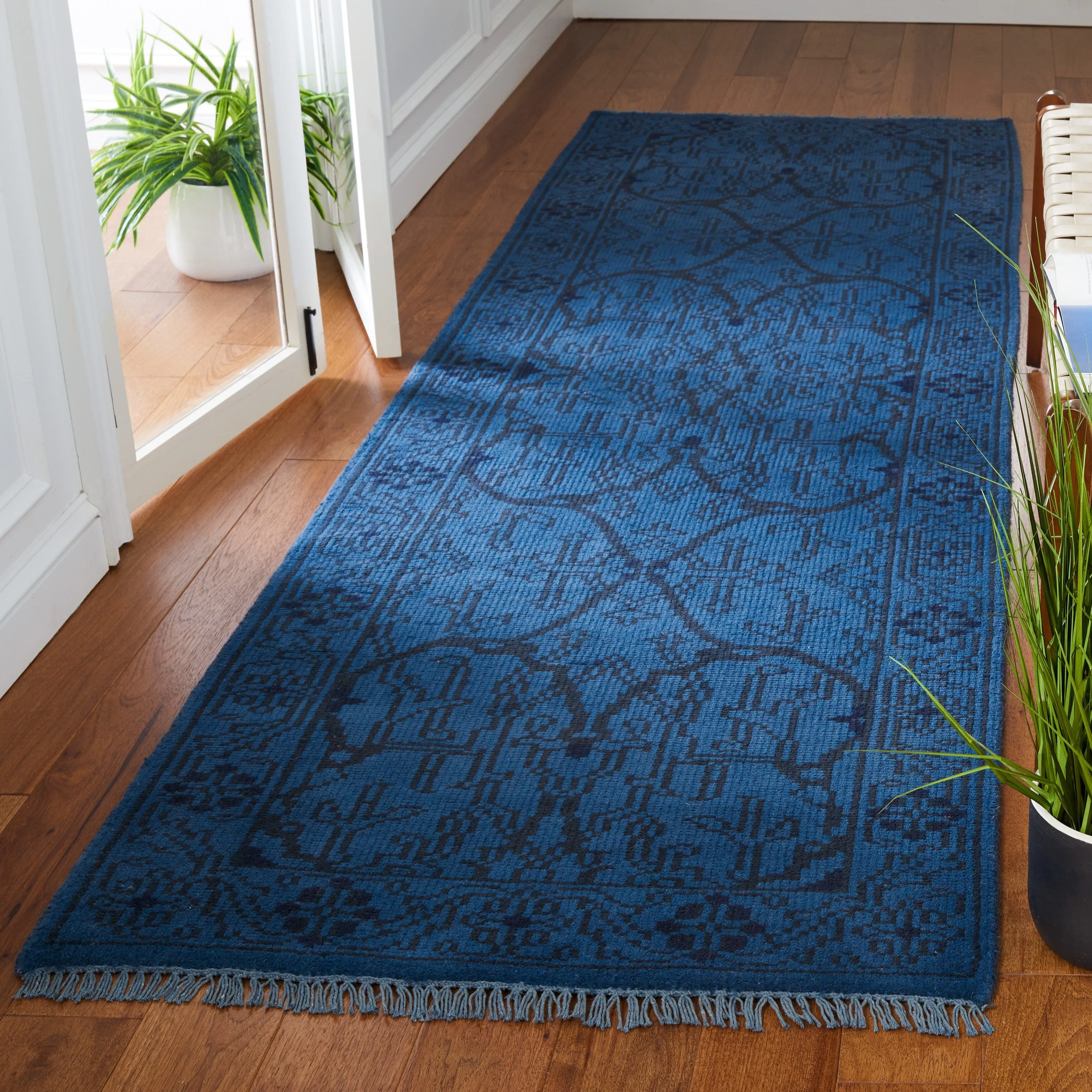 SAFAVIEH Couture Hand-Knotted Voula Market Raoufa Wool Rug