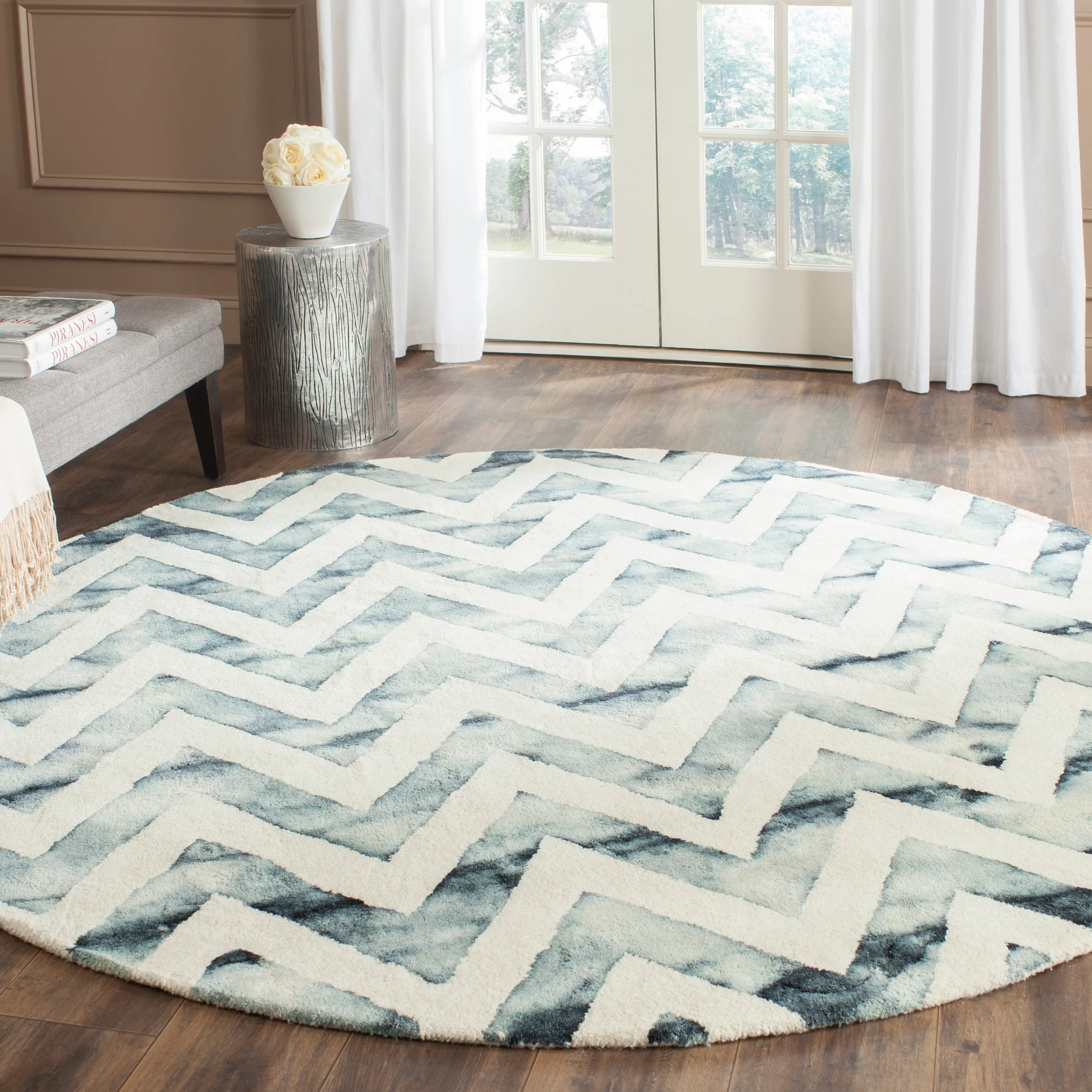 SAFAVIEH Dip Dye Erkhild Hand-tufted Wool Chevron Area Rug