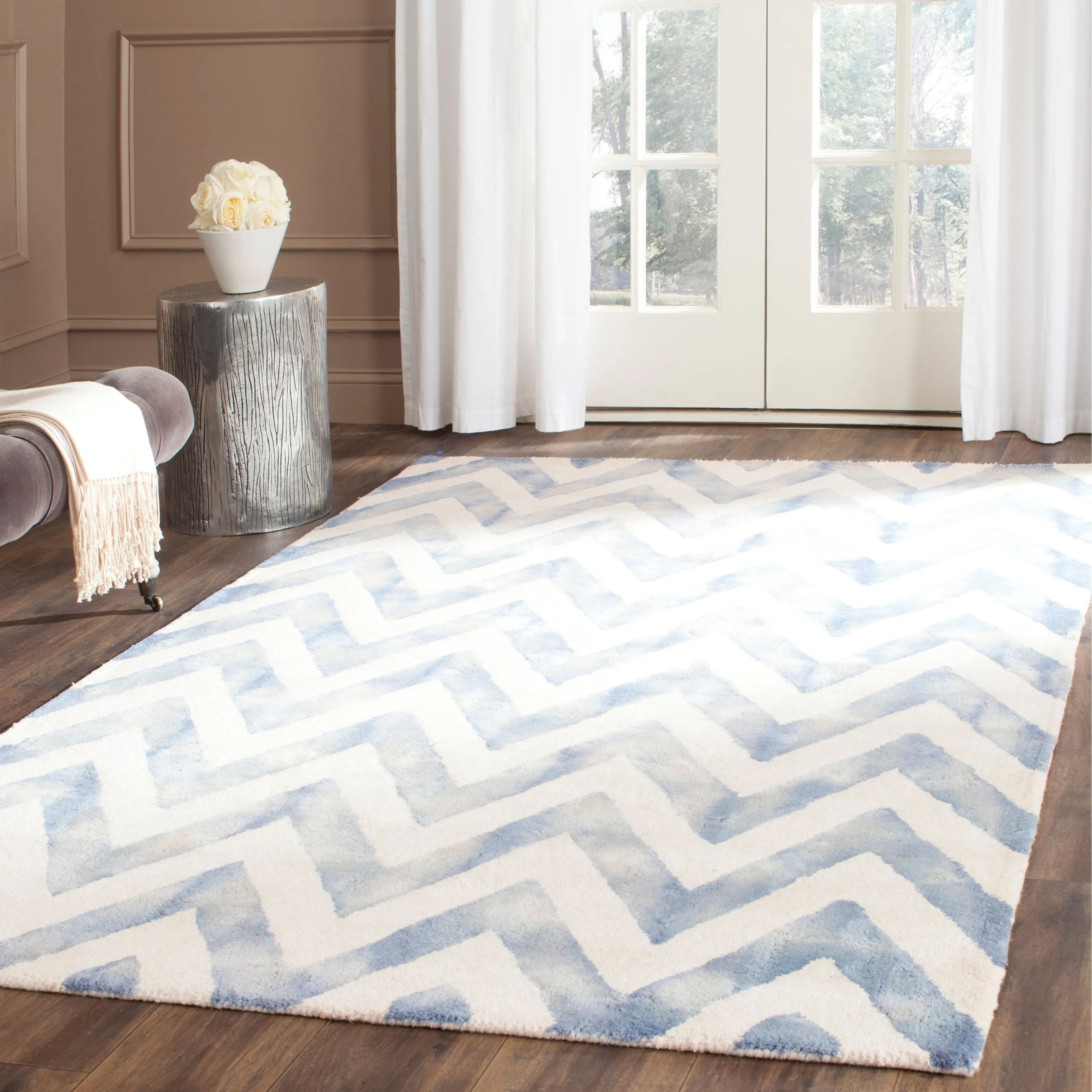 SAFAVIEH Dip Dye Erkhild Hand-tufted Wool Chevron Area Rug