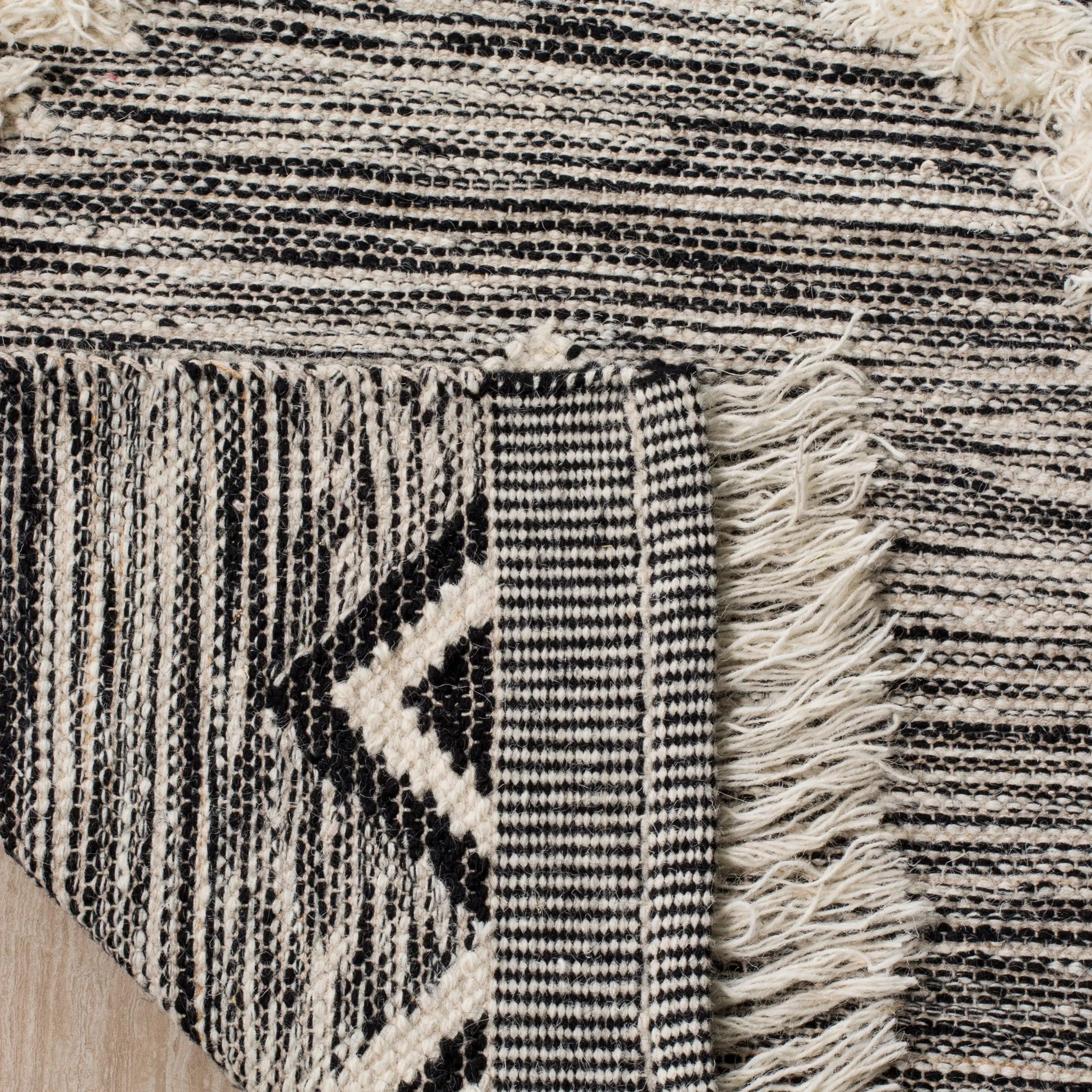 SAFAVIEH Hand-knotted Kenya Fiorenza Southwestern Tribal Wool Rug