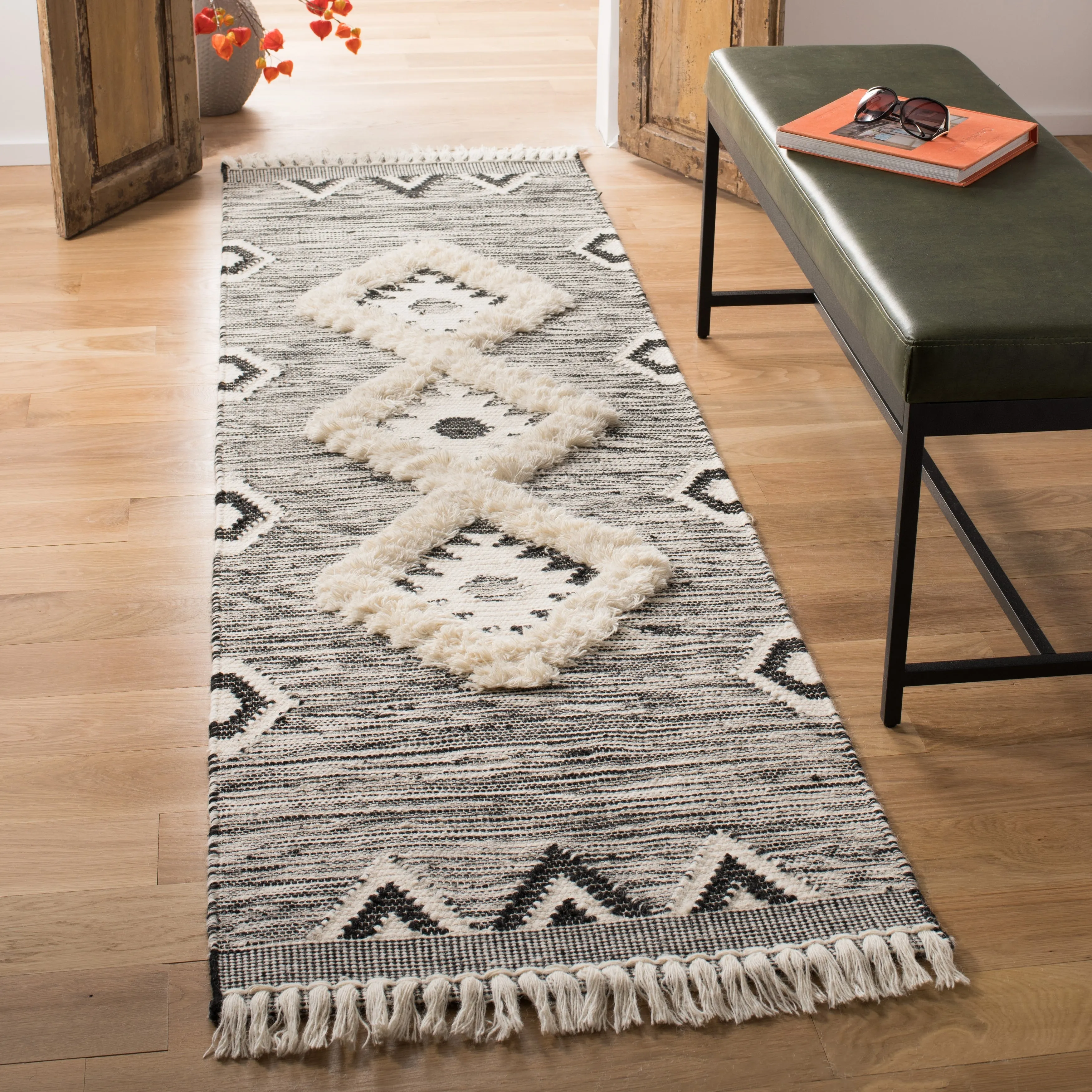 SAFAVIEH Hand-knotted Kenya Fiorenza Southwestern Tribal Wool Rug