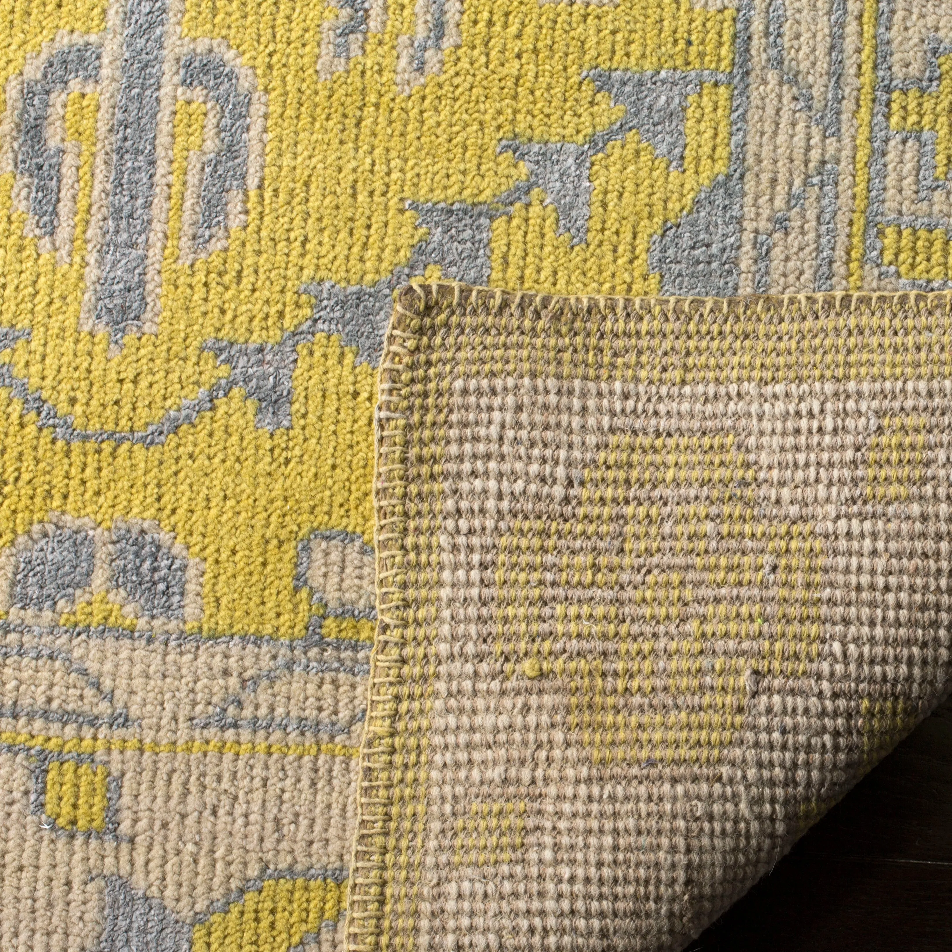 SAFAVIEH Hand-knotted Stone Wash Loida Modern Wool Rug