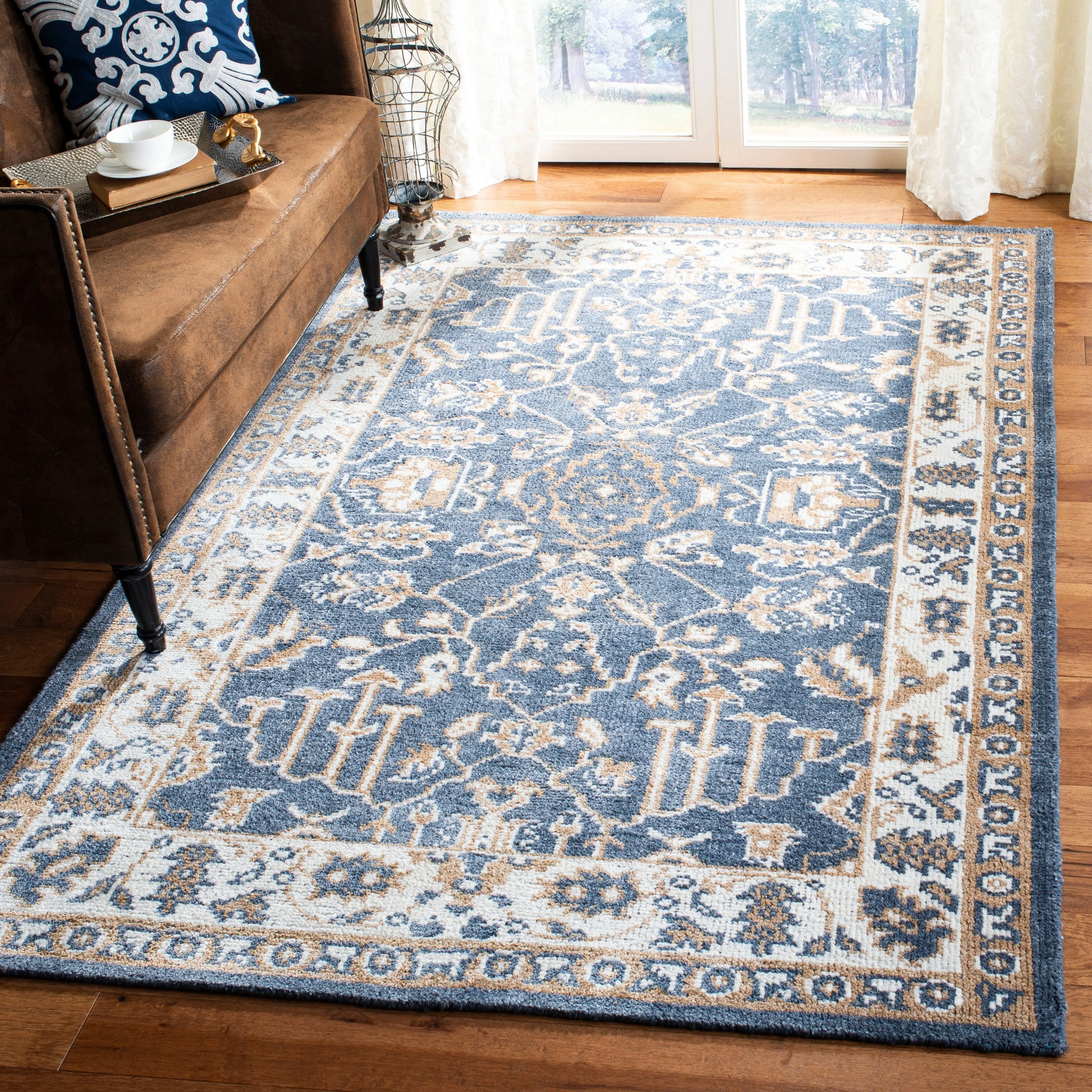 SAFAVIEH Hand-knotted Stone Wash Sigurjona Modern Wool Rug