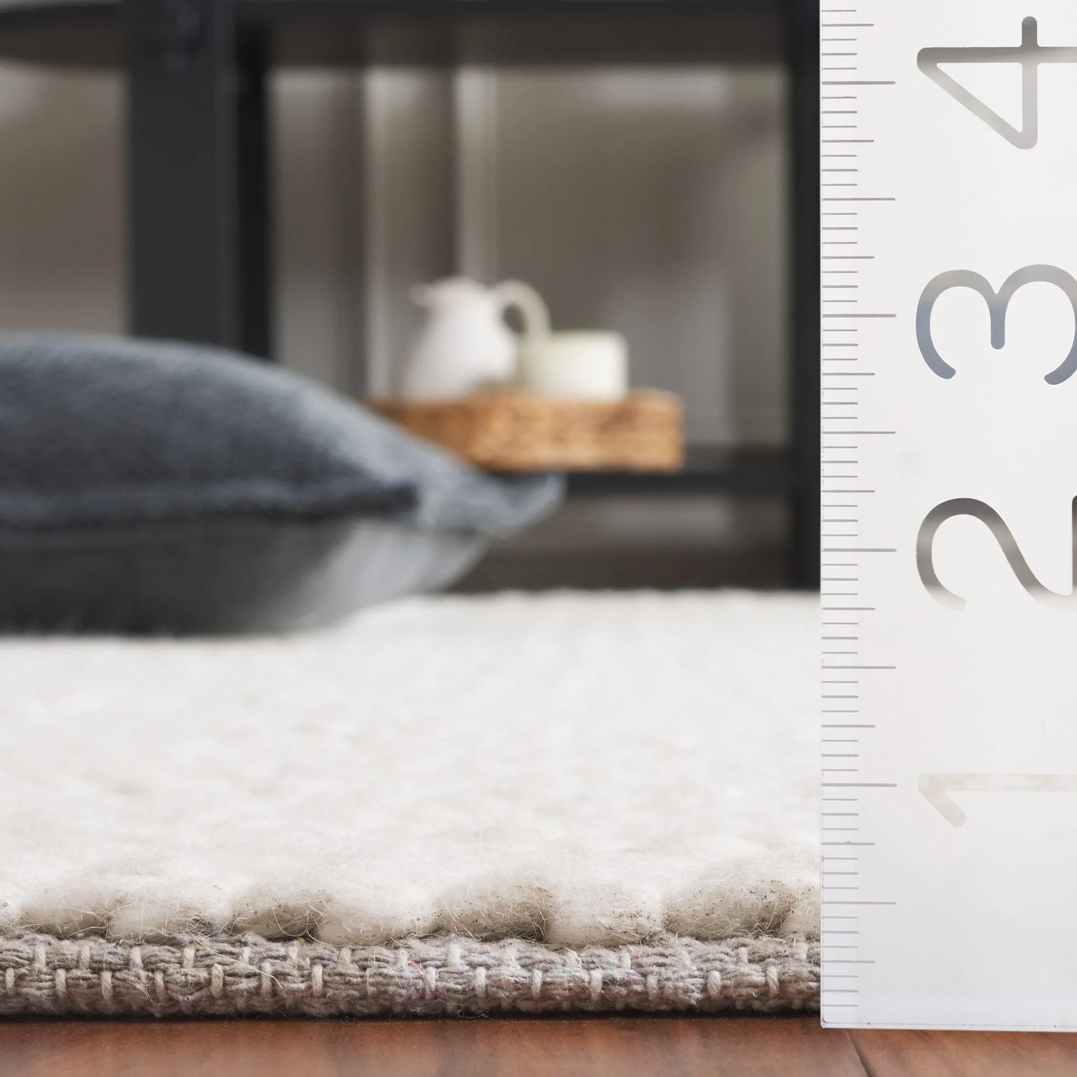 SAFAVIEH Hand-Loomed Natura Toshka Transitional Wool Rug