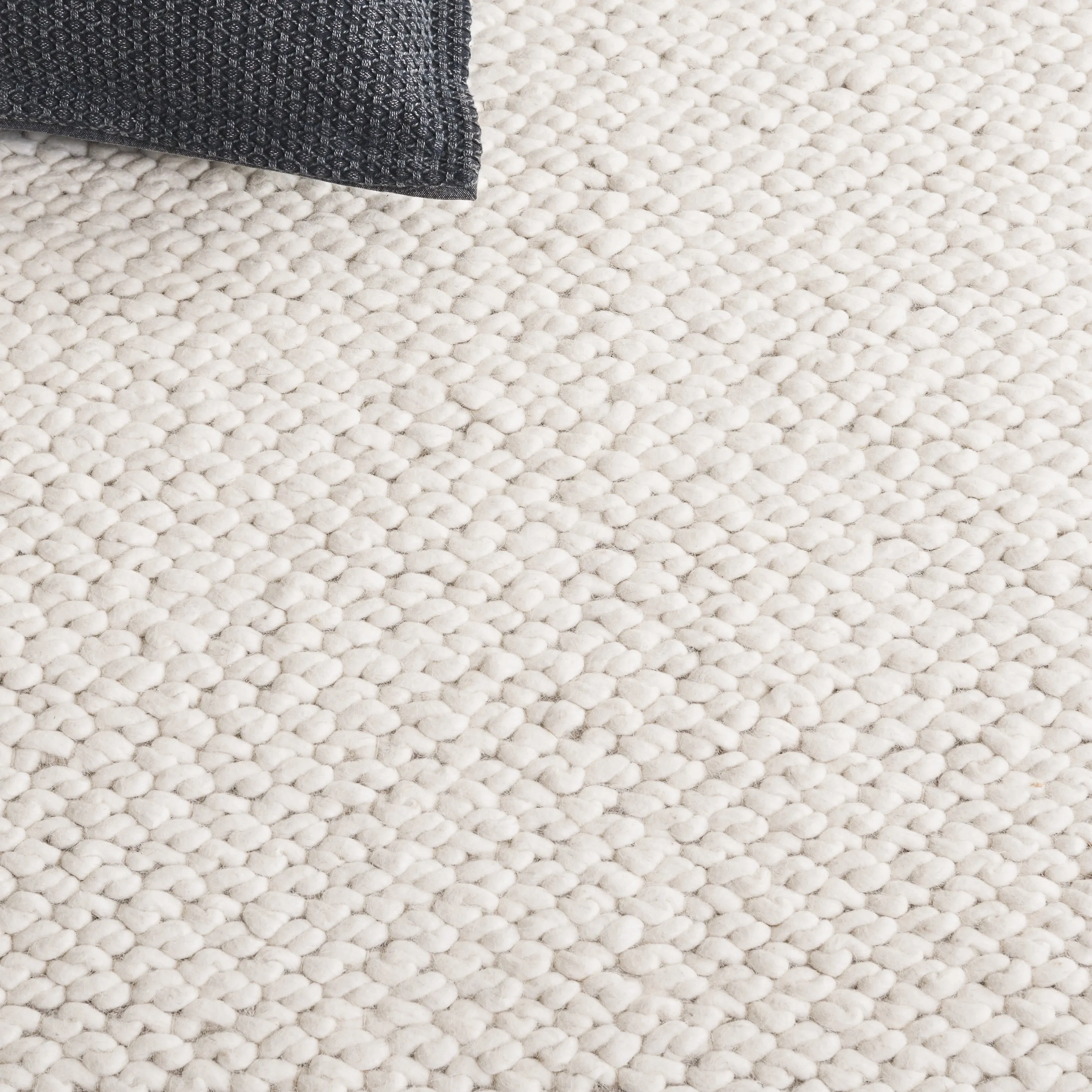 SAFAVIEH Hand-Loomed Natura Toshka Transitional Wool Rug