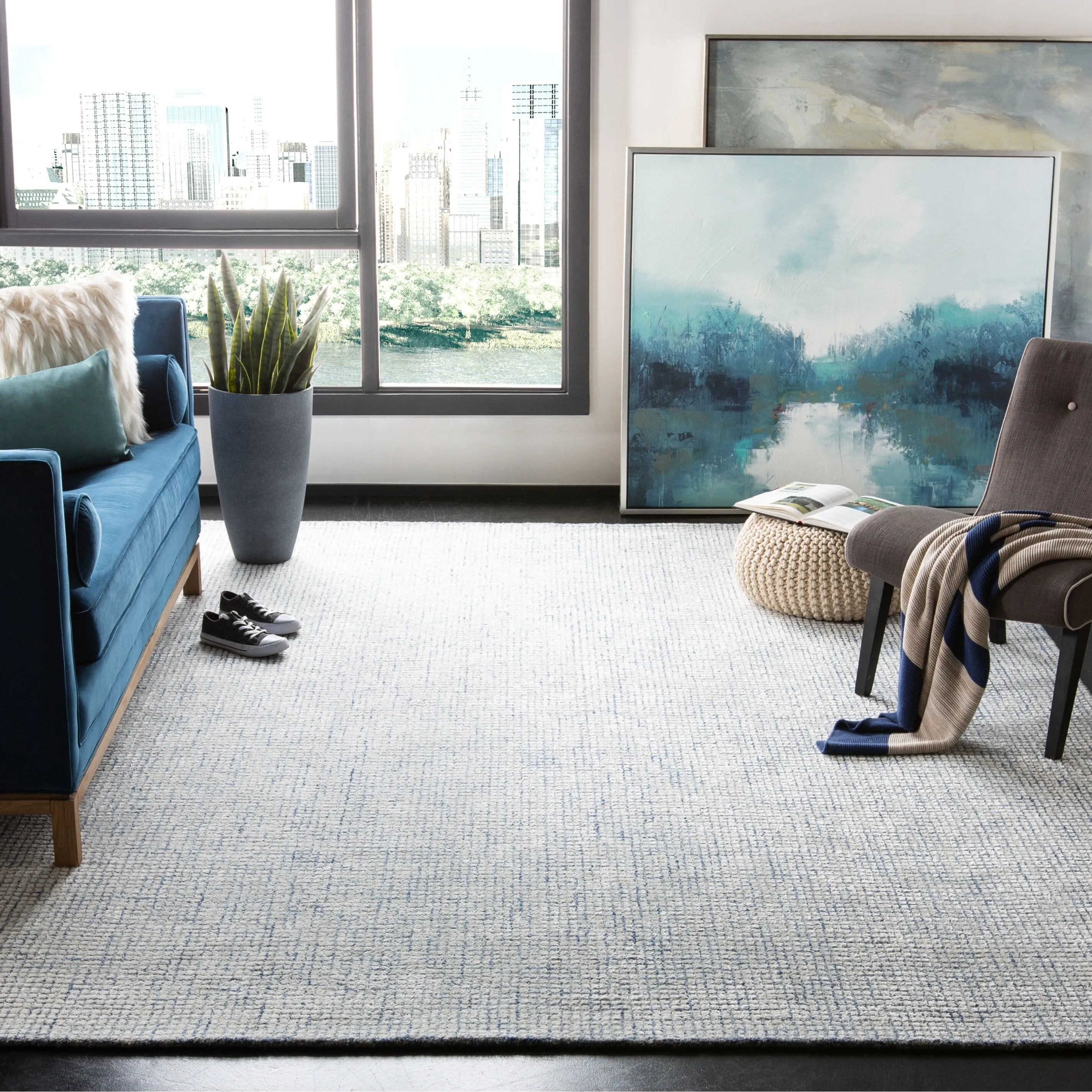 SAFAVIEH Handmade Abstract Marikka Modern Viscose Rug