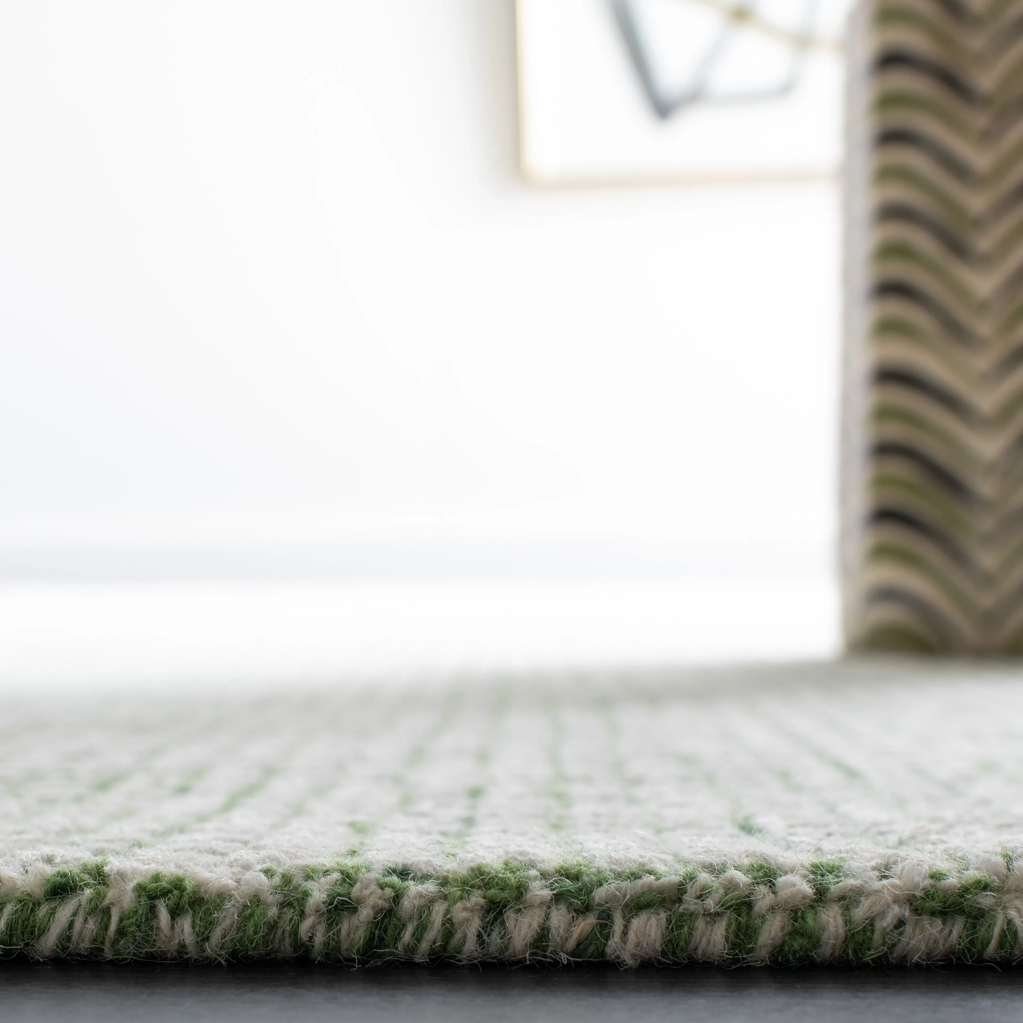 SAFAVIEH Handmade Abstract Marikka Modern Viscose Rug