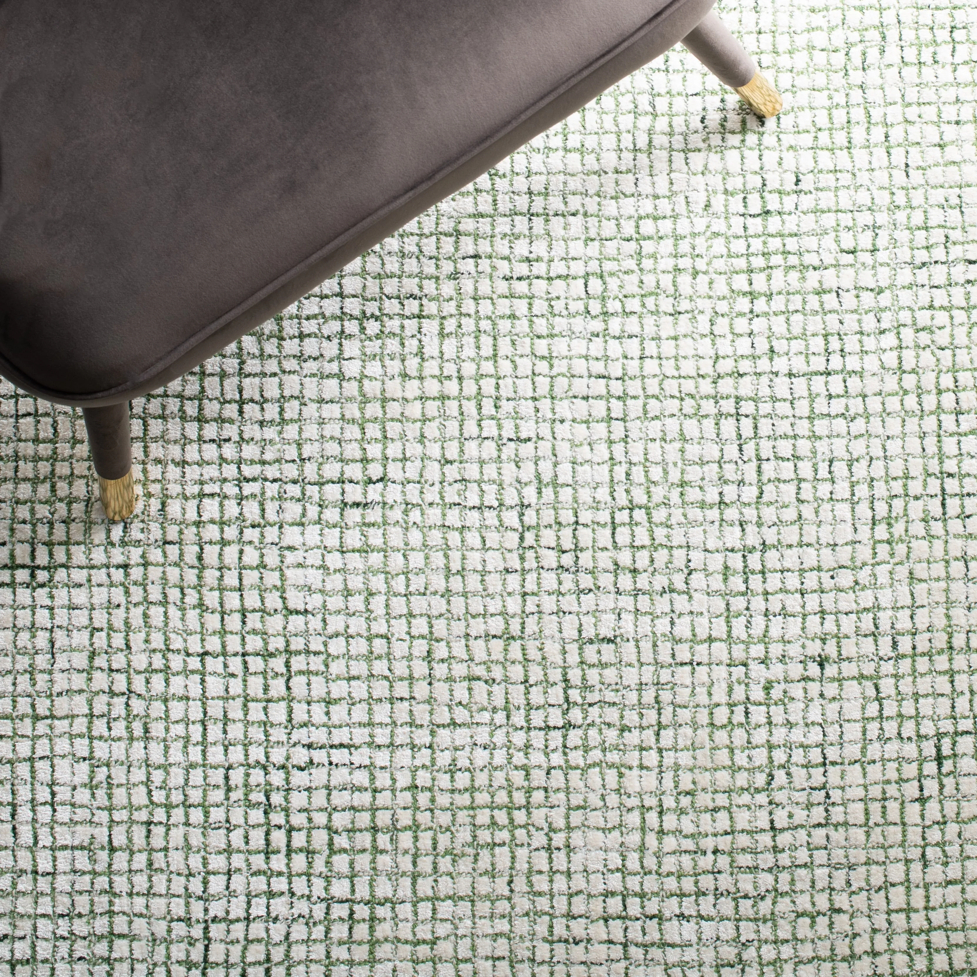 SAFAVIEH Handmade Abstract Marikka Modern Viscose Rug