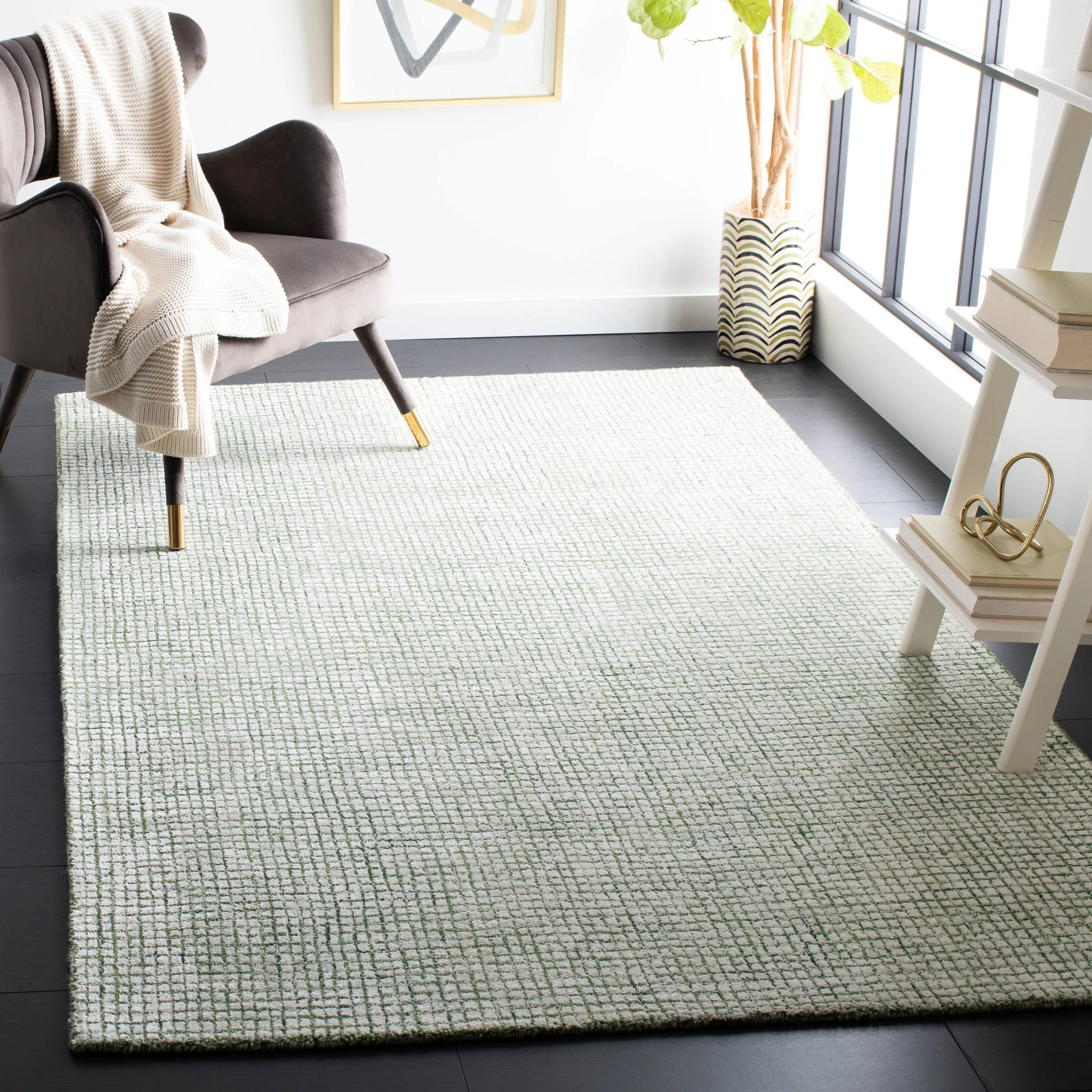 SAFAVIEH Handmade Abstract Marikka Modern Viscose Rug