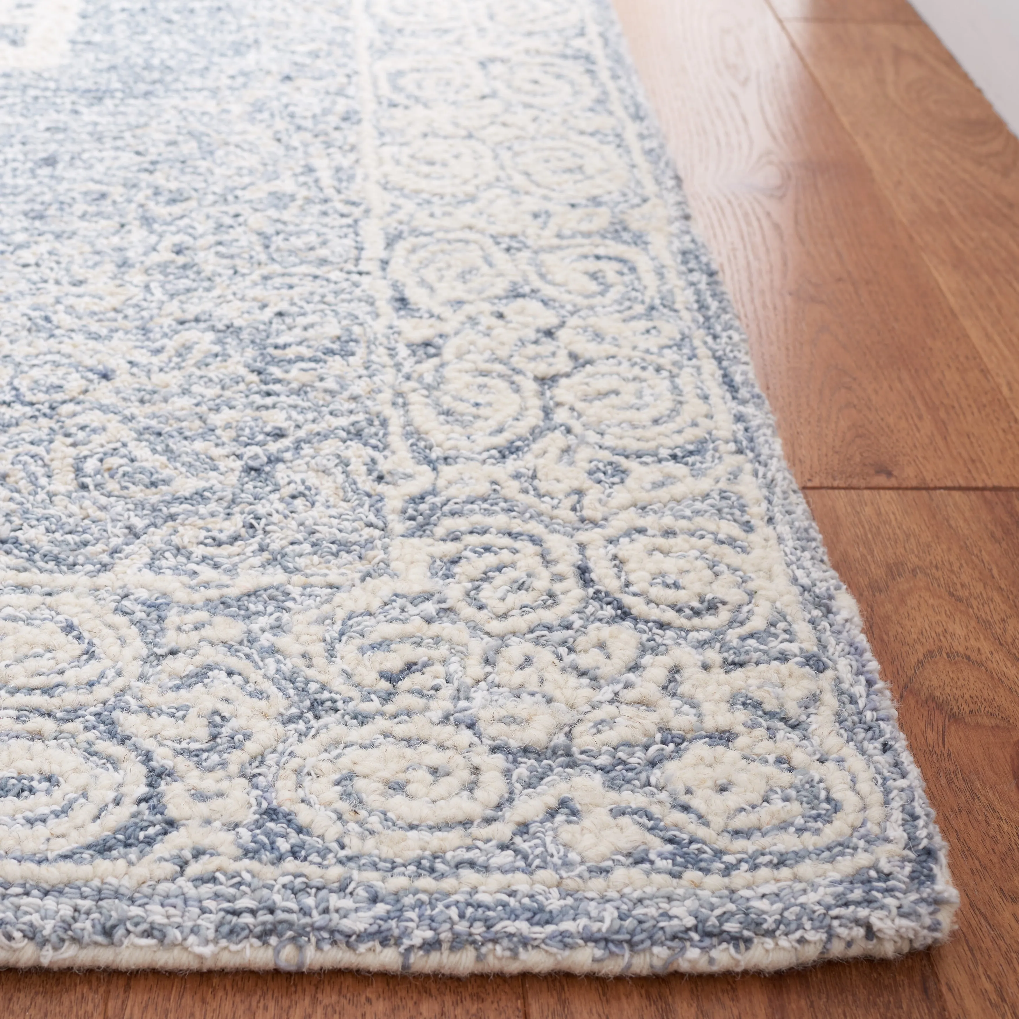 SAFAVIEH Handmade Abstract Seung Wool Rug