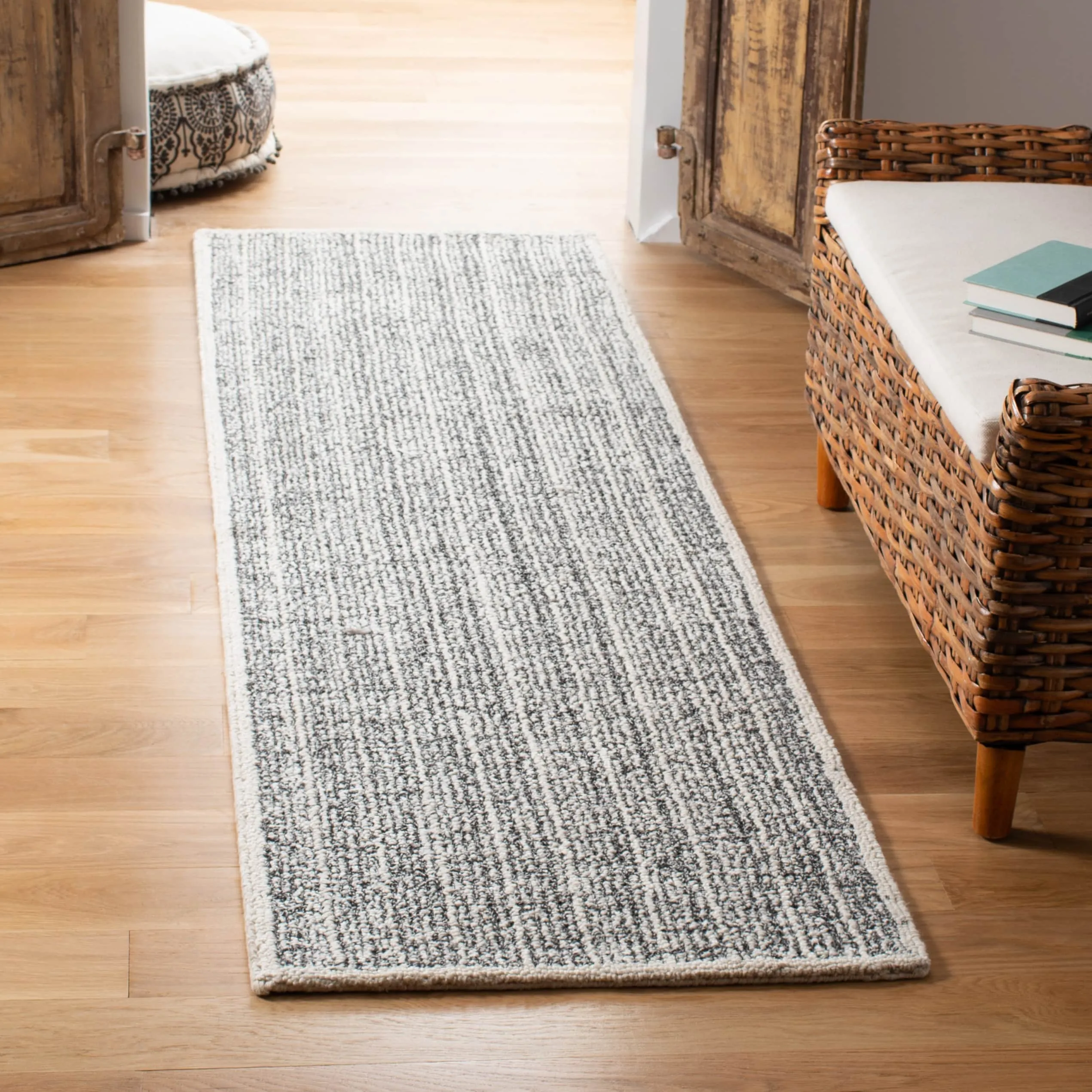 SAFAVIEH Handmade Abstract Sultana Modern Wool Rug