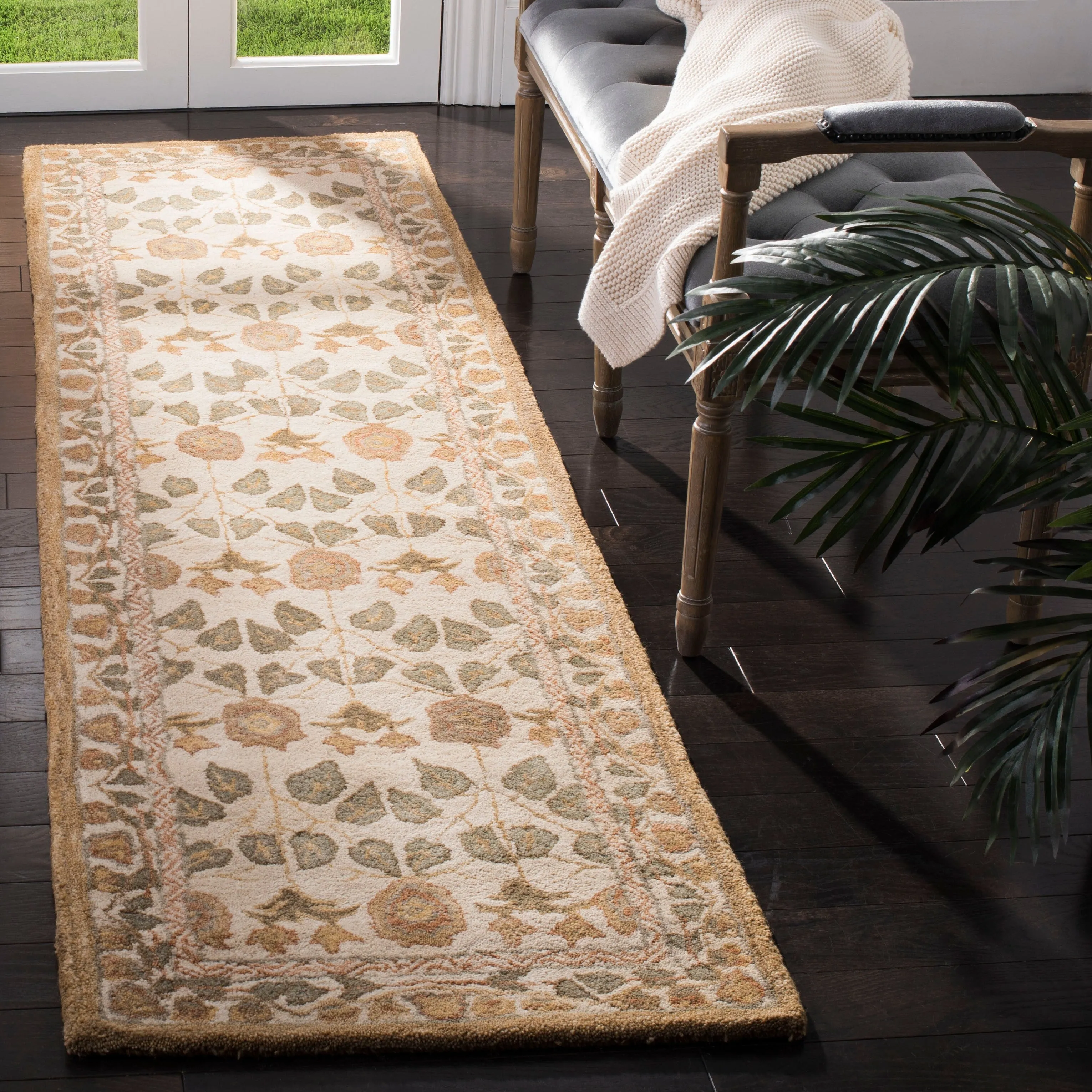 SAFAVIEH Handmade Anatolia Saija Traditional Oriental Wool Rug