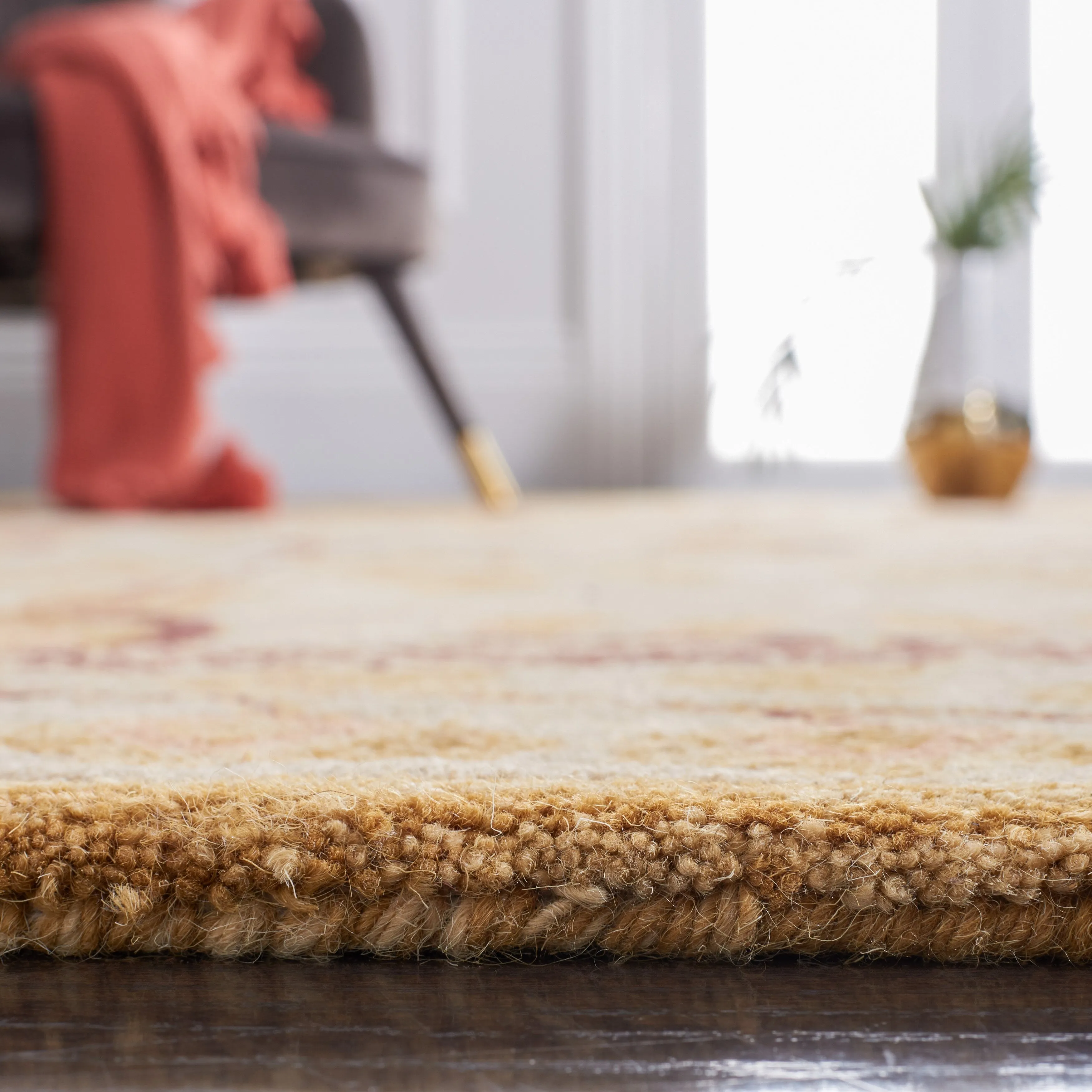 SAFAVIEH Handmade Anatolia Saija Traditional Oriental Wool Rug
