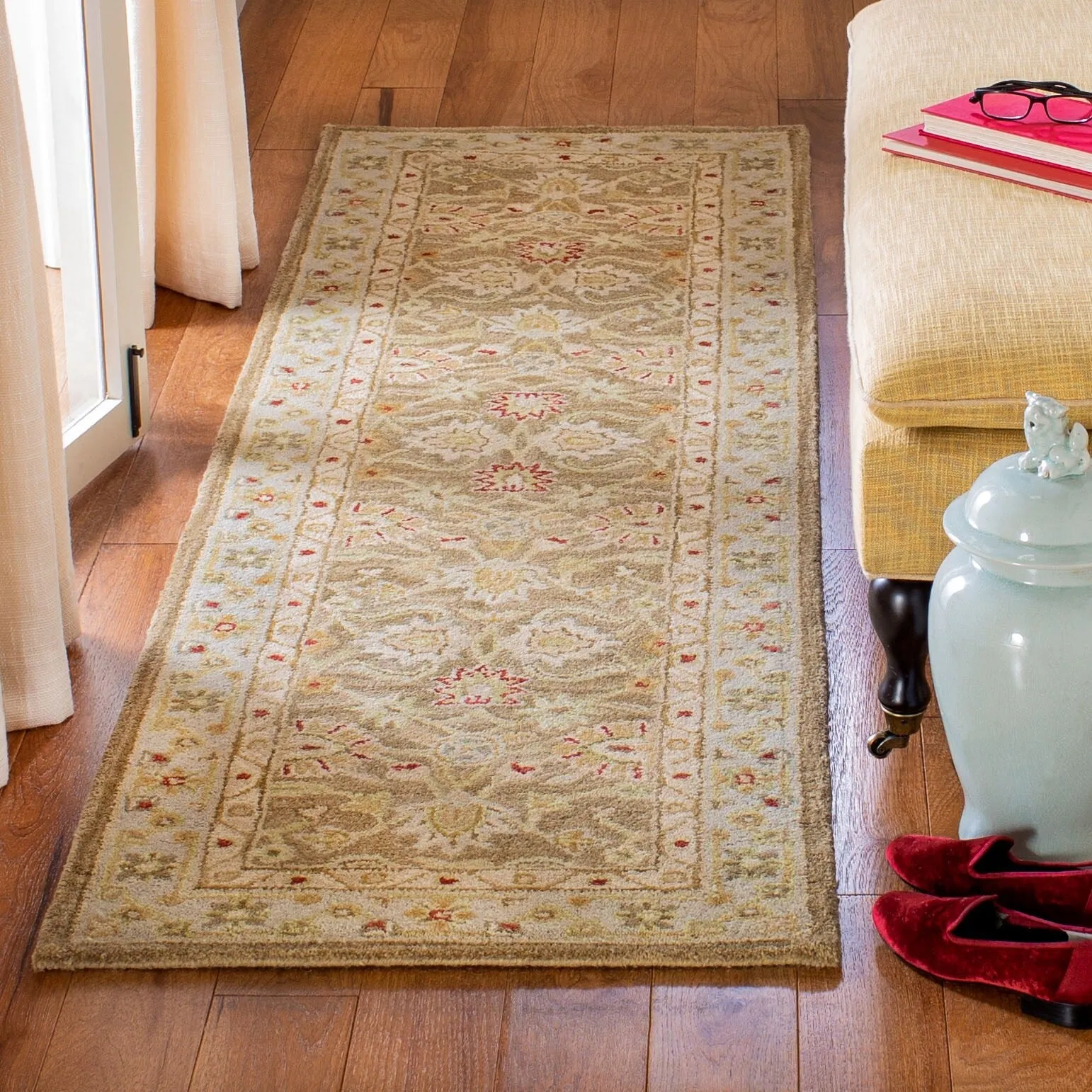 SAFAVIEH Handmade Antiquity Maysoun Traditional Oriental Wool Area Rug