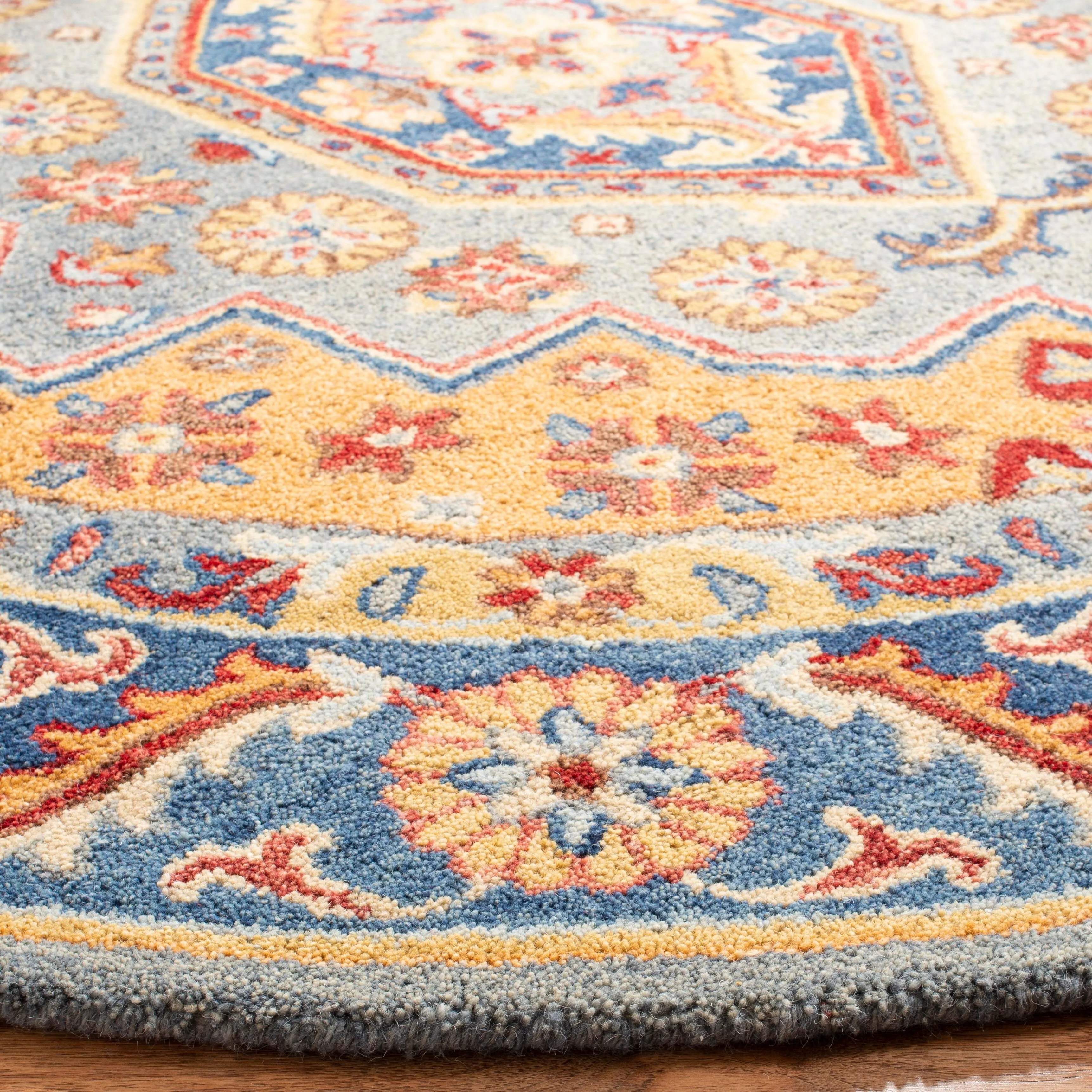 SAFAVIEH Handmade Antiquity Olgerta Traditional Oriental Wool Rug