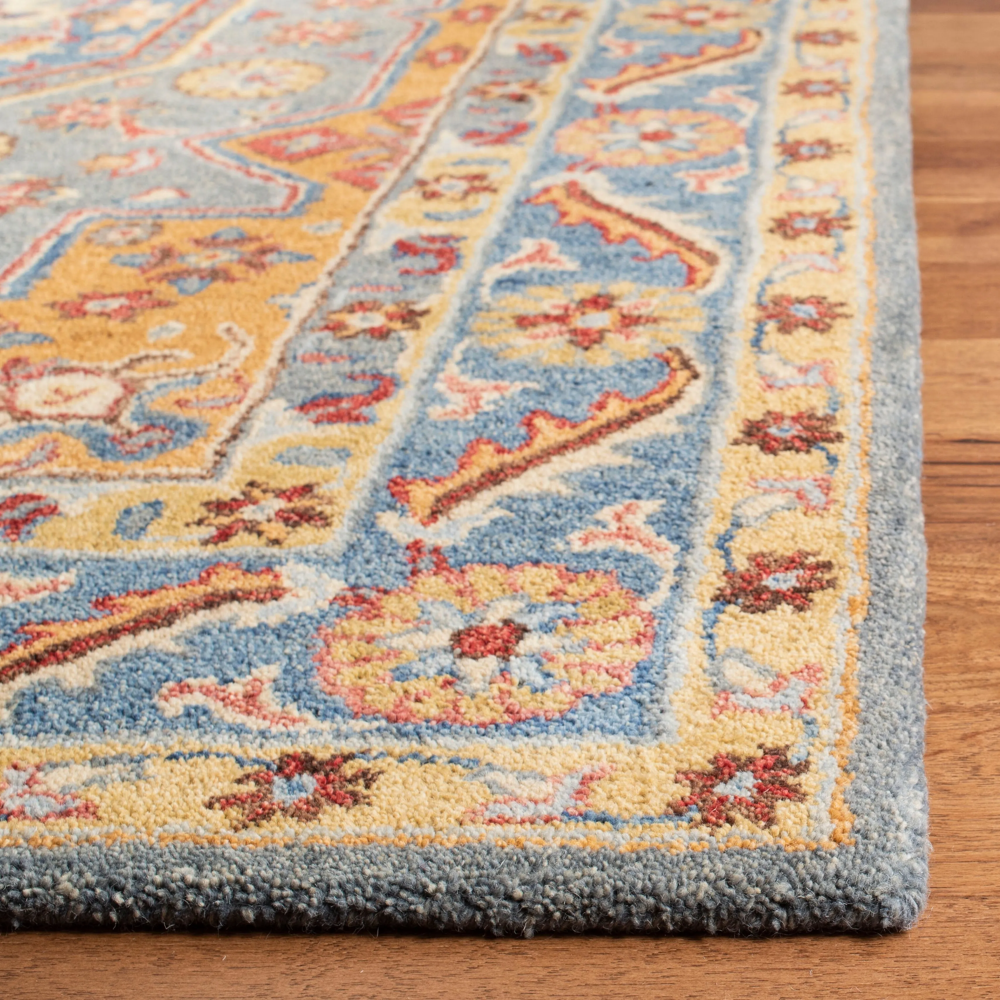 SAFAVIEH Handmade Antiquity Olgerta Traditional Oriental Wool Rug