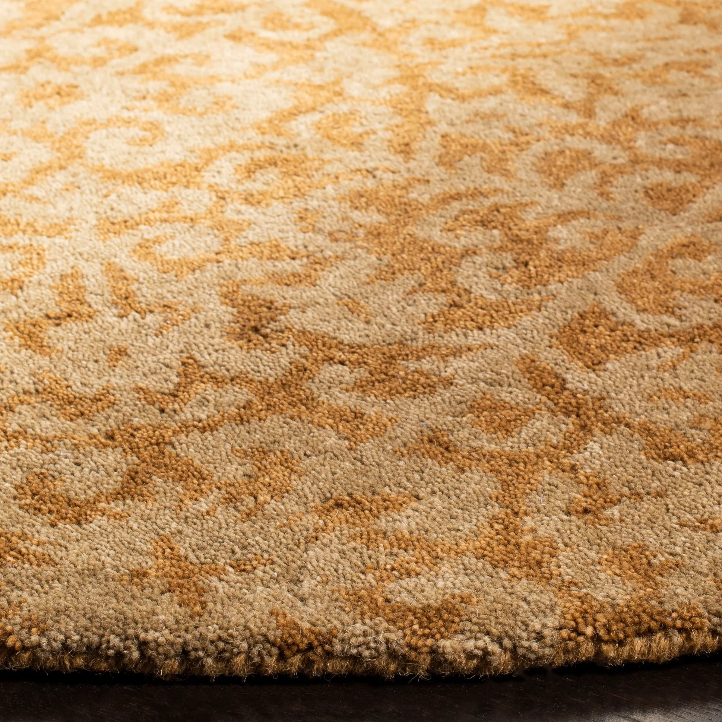 SAFAVIEH Handmade Antiquity Rhosyn Traditional Oriental Wool Rug