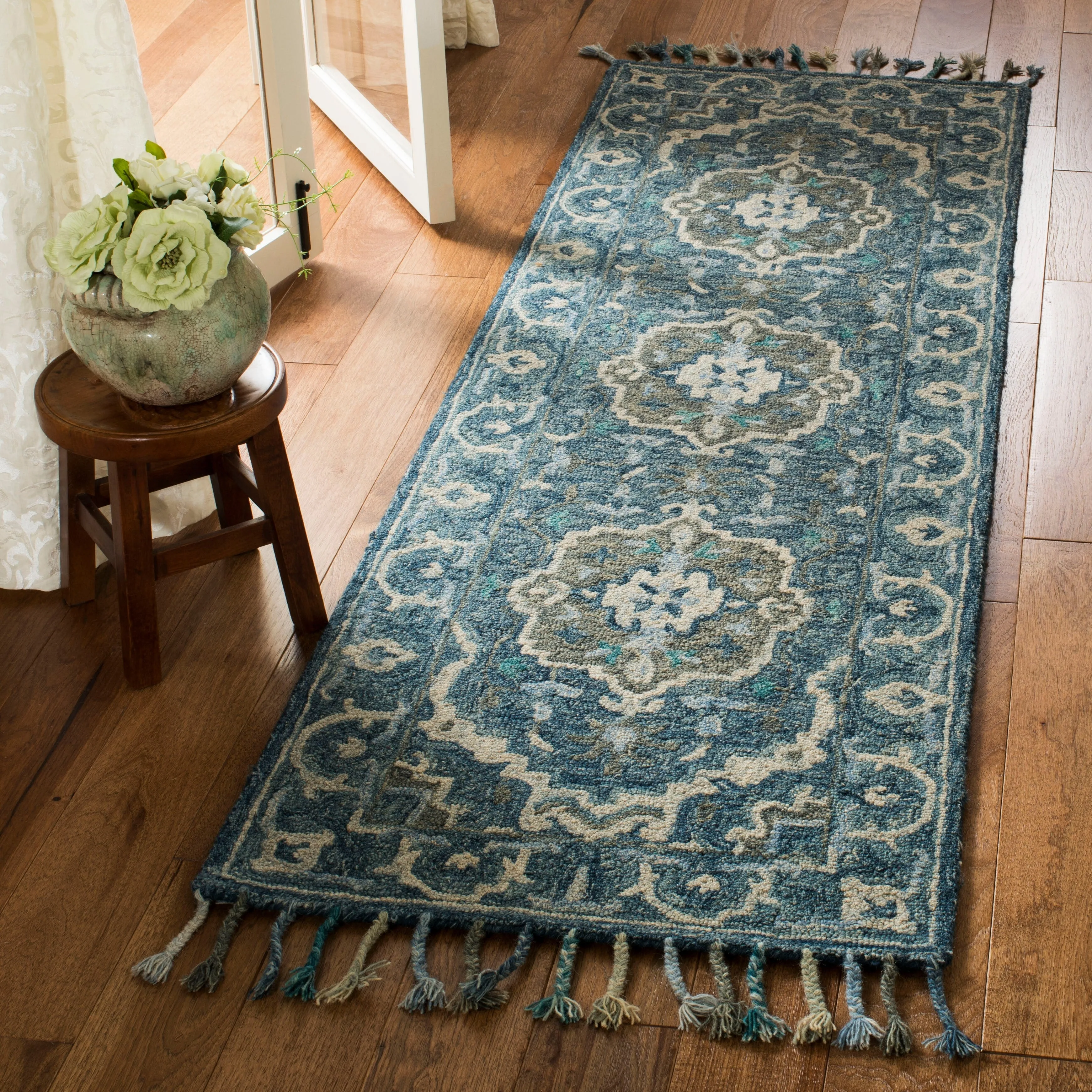 SAFAVIEH Handmade Aspen Corazon Boho Tribal Wool Rug