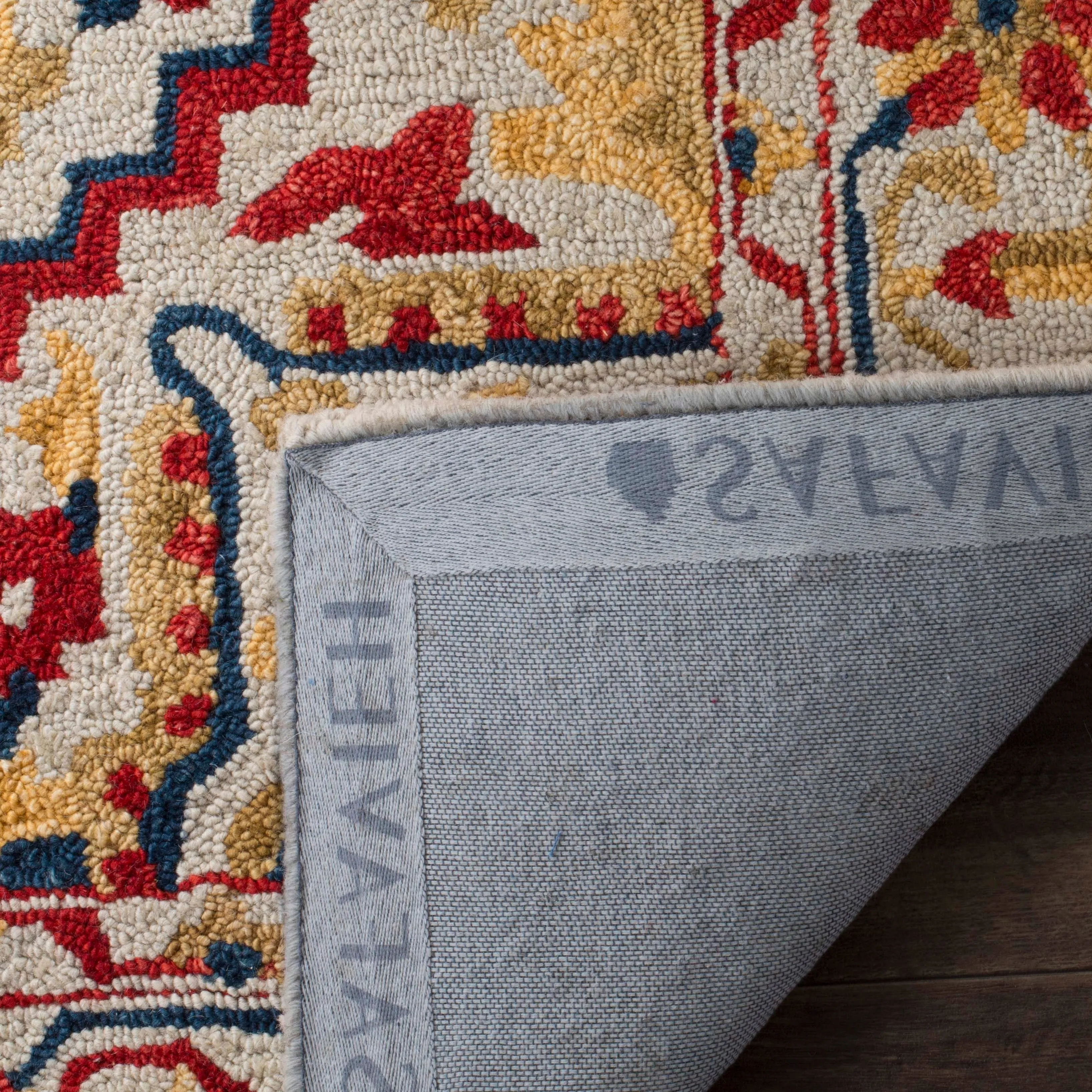 SAFAVIEH Handmade Aspen Haydee Boho Wool Rug
