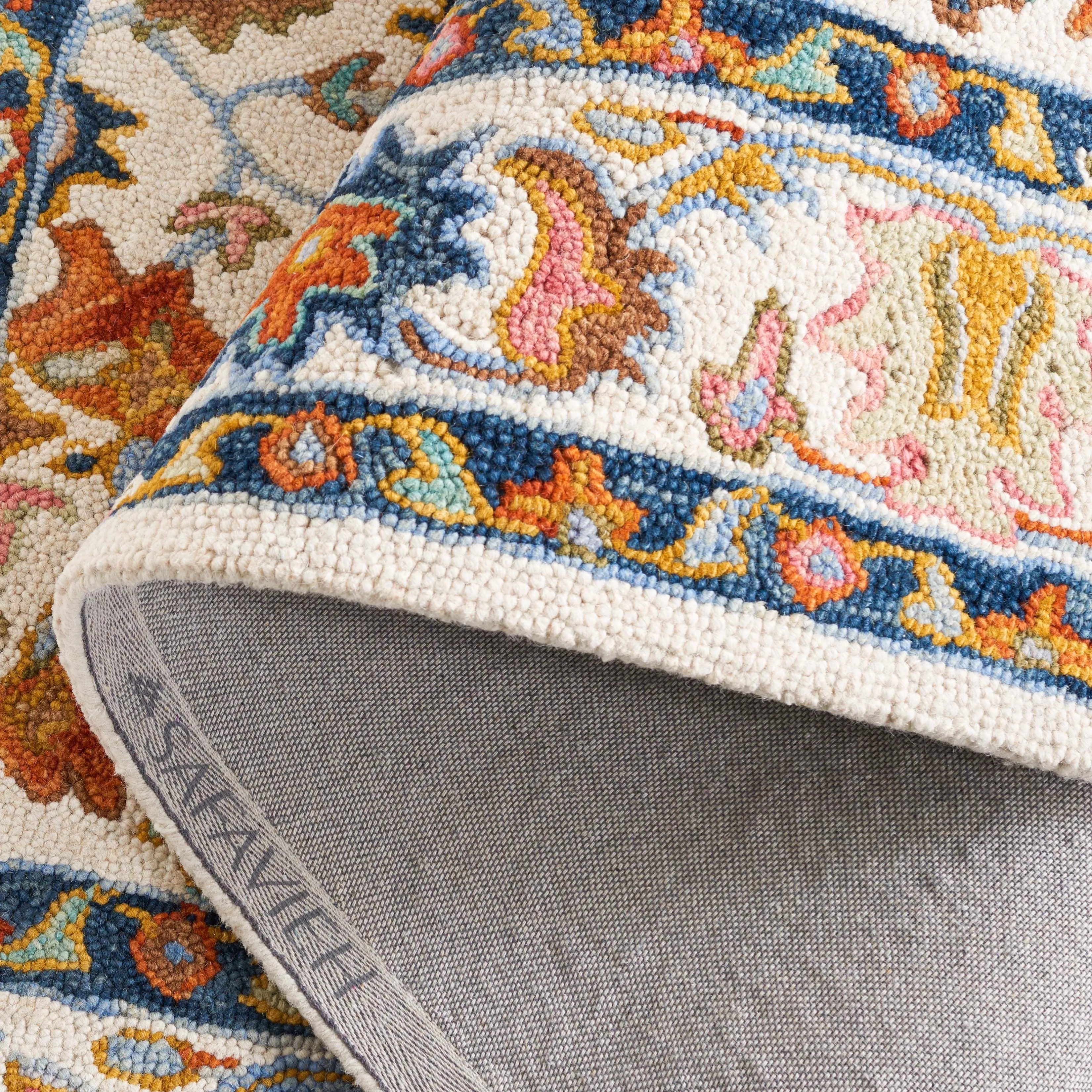 SAFAVIEH Handmade Aspen Jellieke Boho Tribal Wool Rug