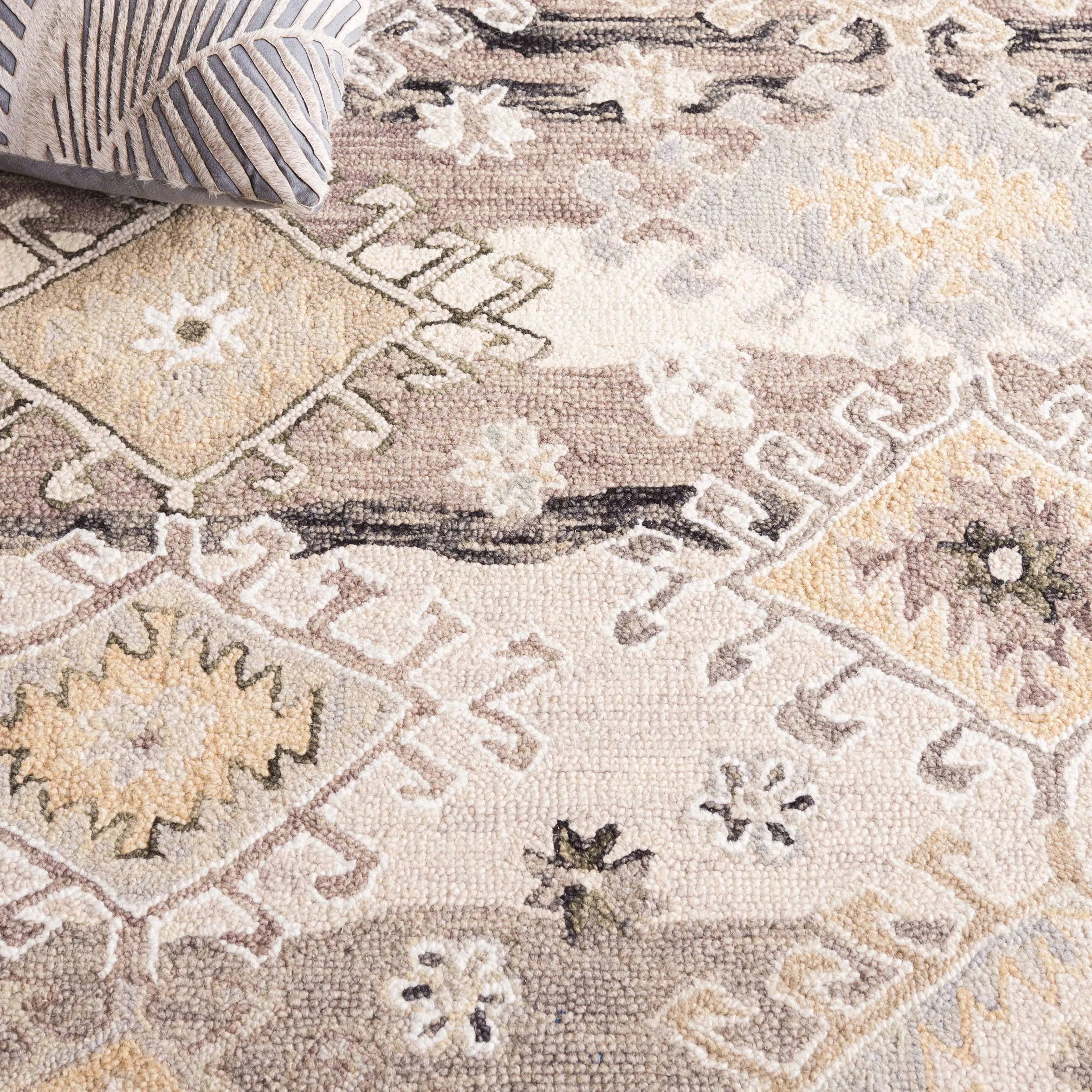 SAFAVIEH Handmade Aspen Maisy Bohemian & Eclectic Wool Rug
