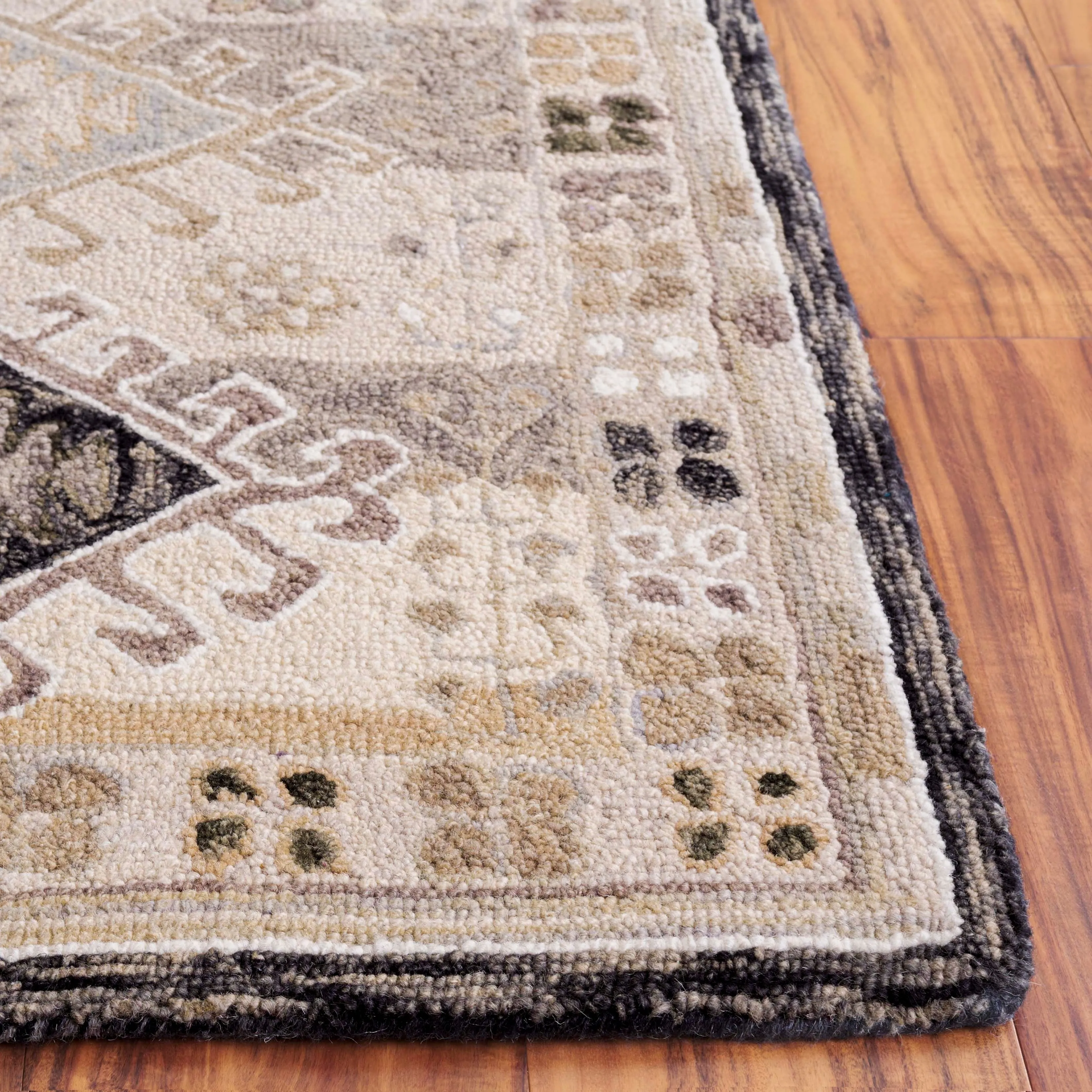 SAFAVIEH Handmade Aspen Maisy Bohemian & Eclectic Wool Rug