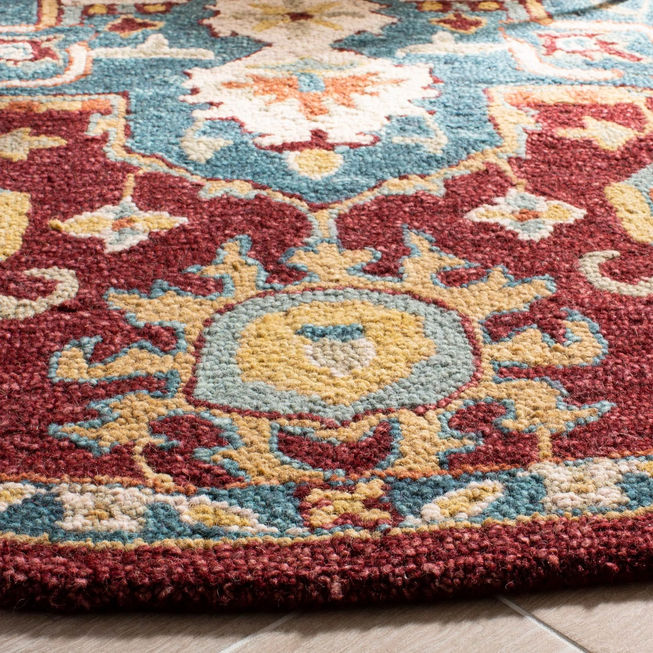 SAFAVIEH Handmade Aspen Renske Boho Tribal Wool Rug