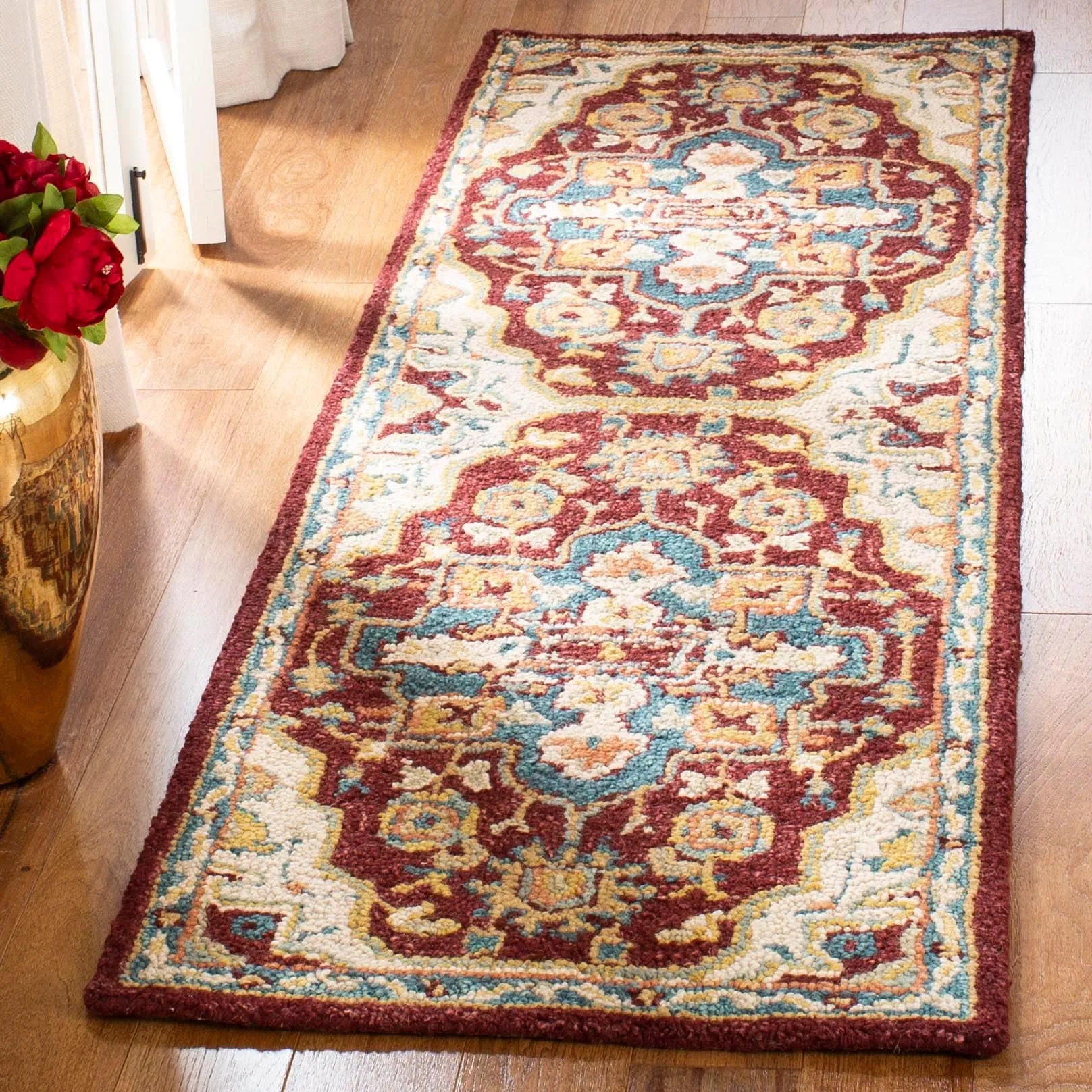 SAFAVIEH Handmade Aspen Renske Boho Tribal Wool Rug