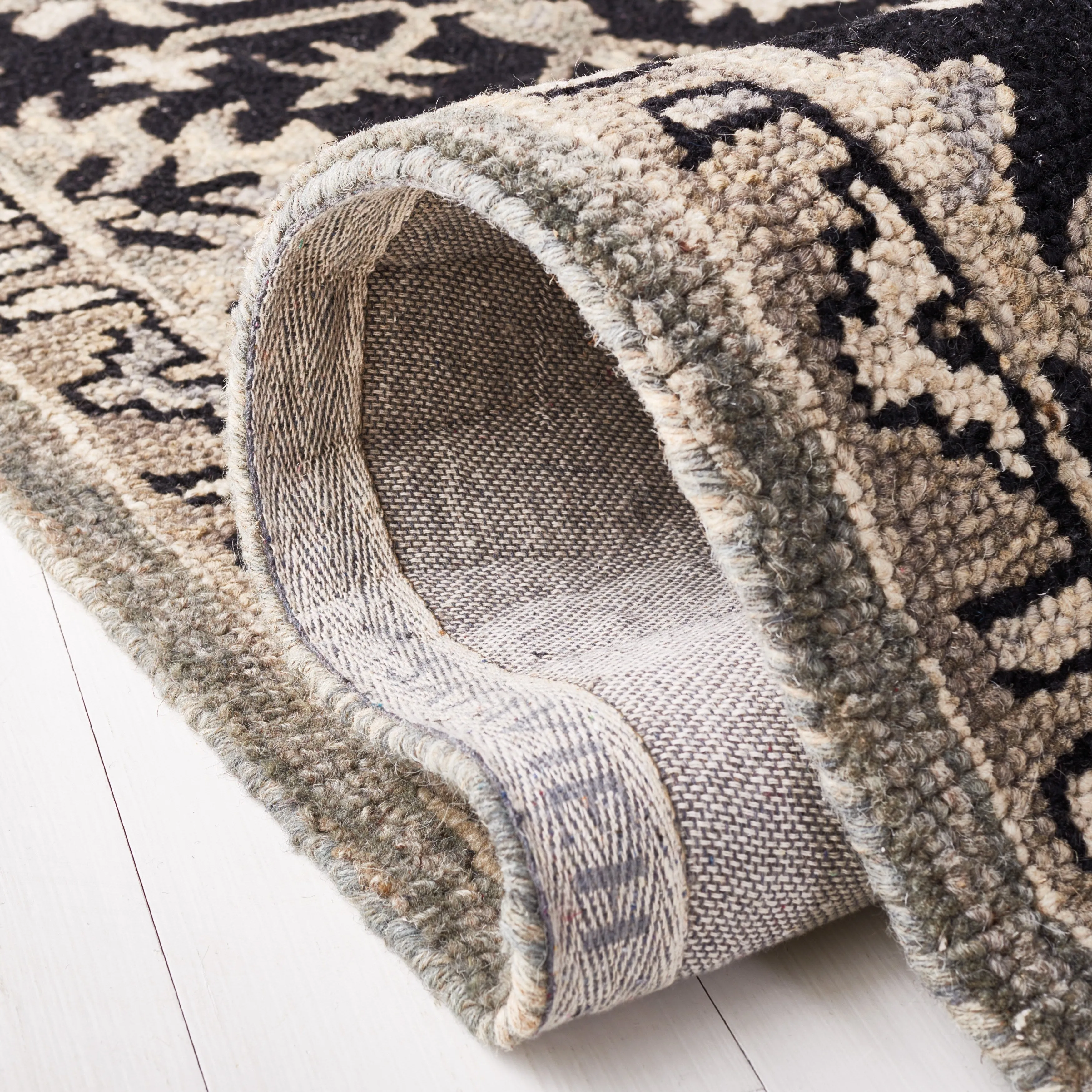 SAFAVIEH Handmade Aspen Vitala Boho Wool Rug