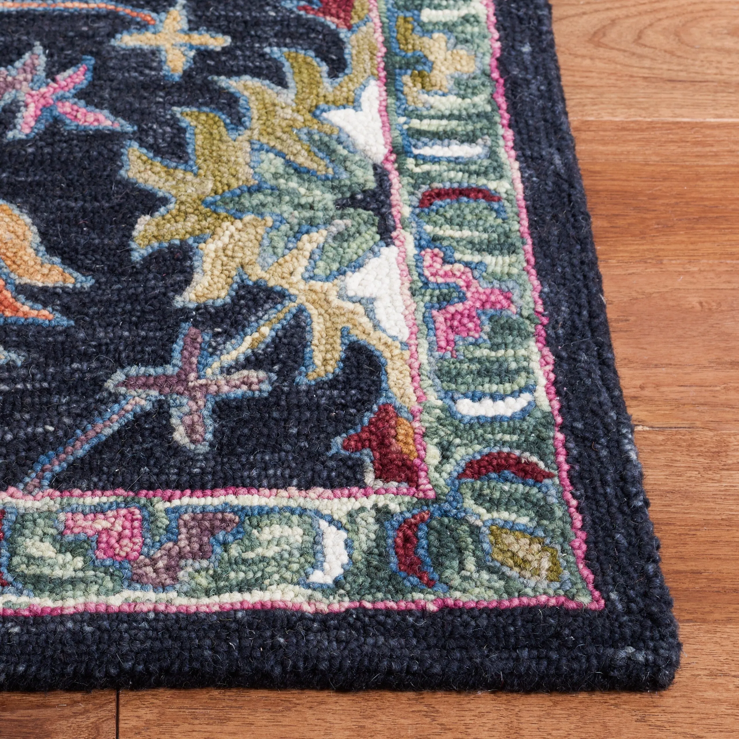 SAFAVIEH Handmade Aspen Vitala Boho Wool Rug