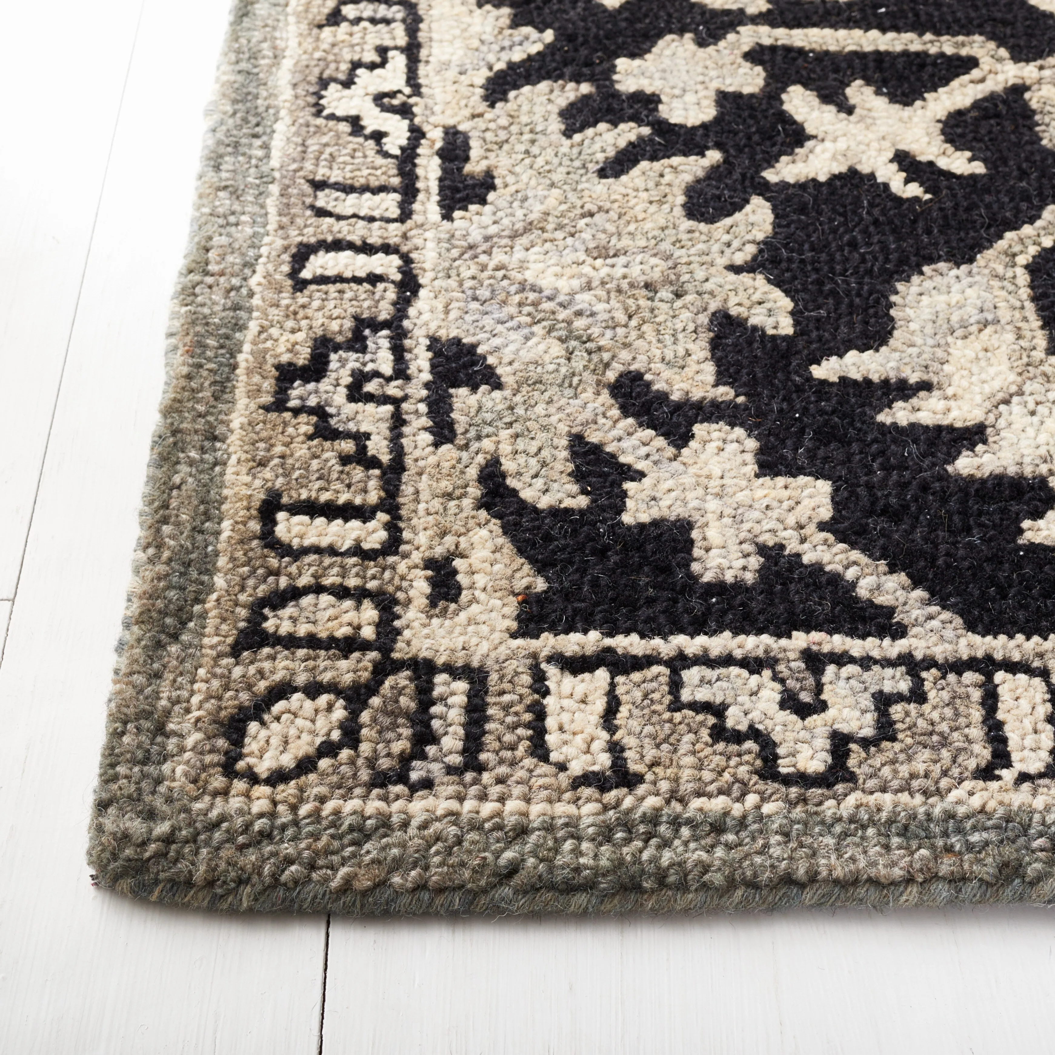 SAFAVIEH Handmade Aspen Vitala Boho Wool Rug