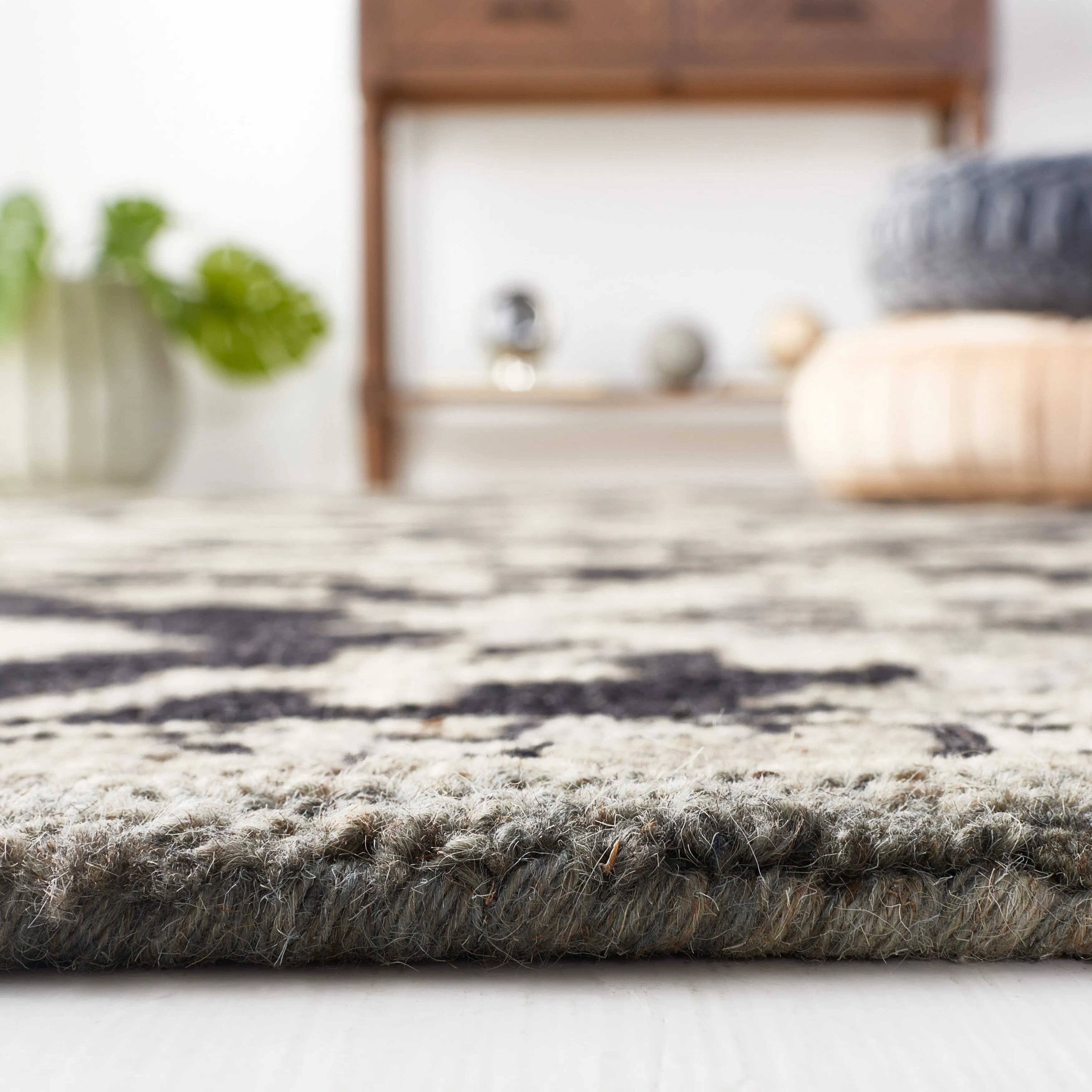 SAFAVIEH Handmade Aspen Vitala Boho Wool Rug