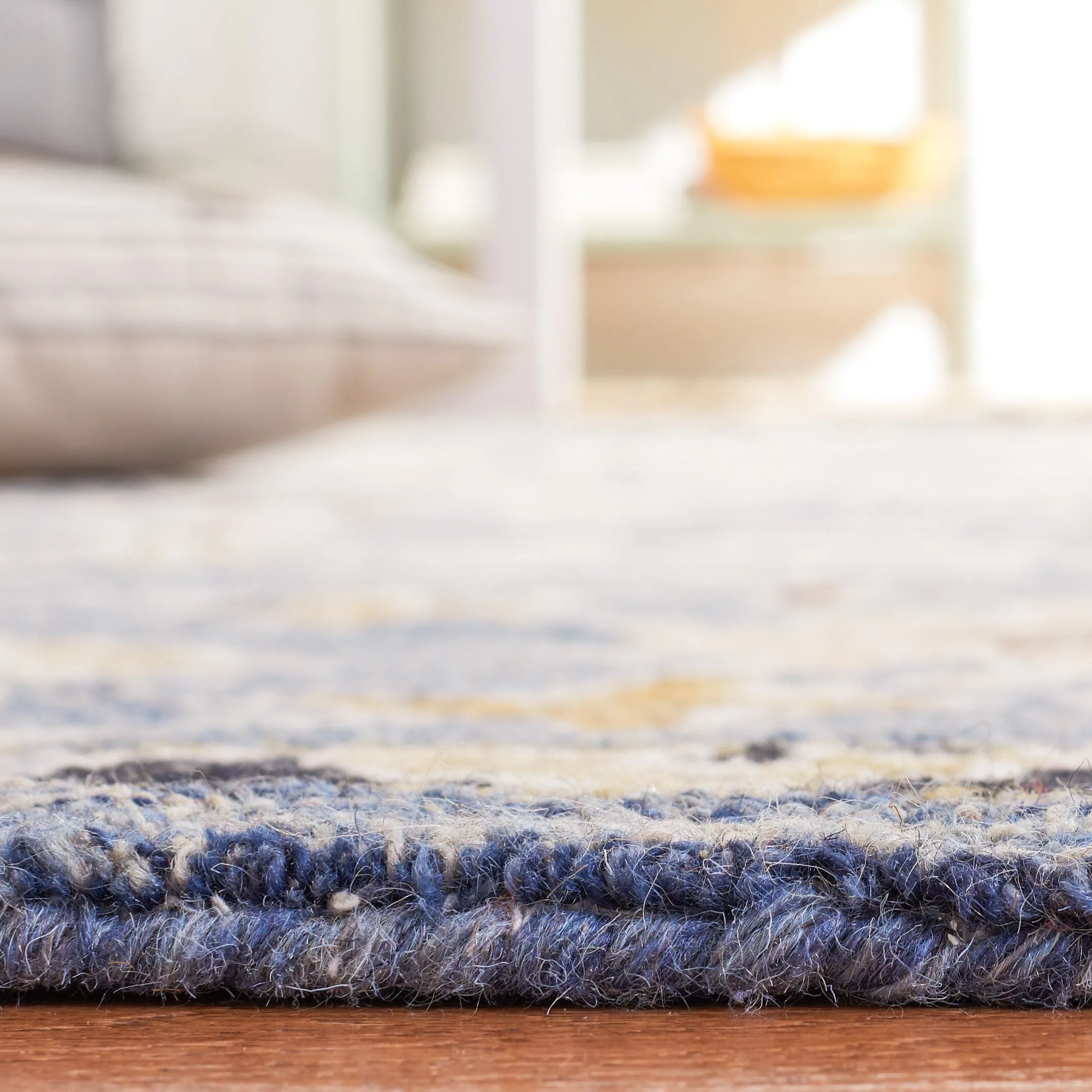 SAFAVIEH Handmade Aspen Vitala Boho Wool Rug