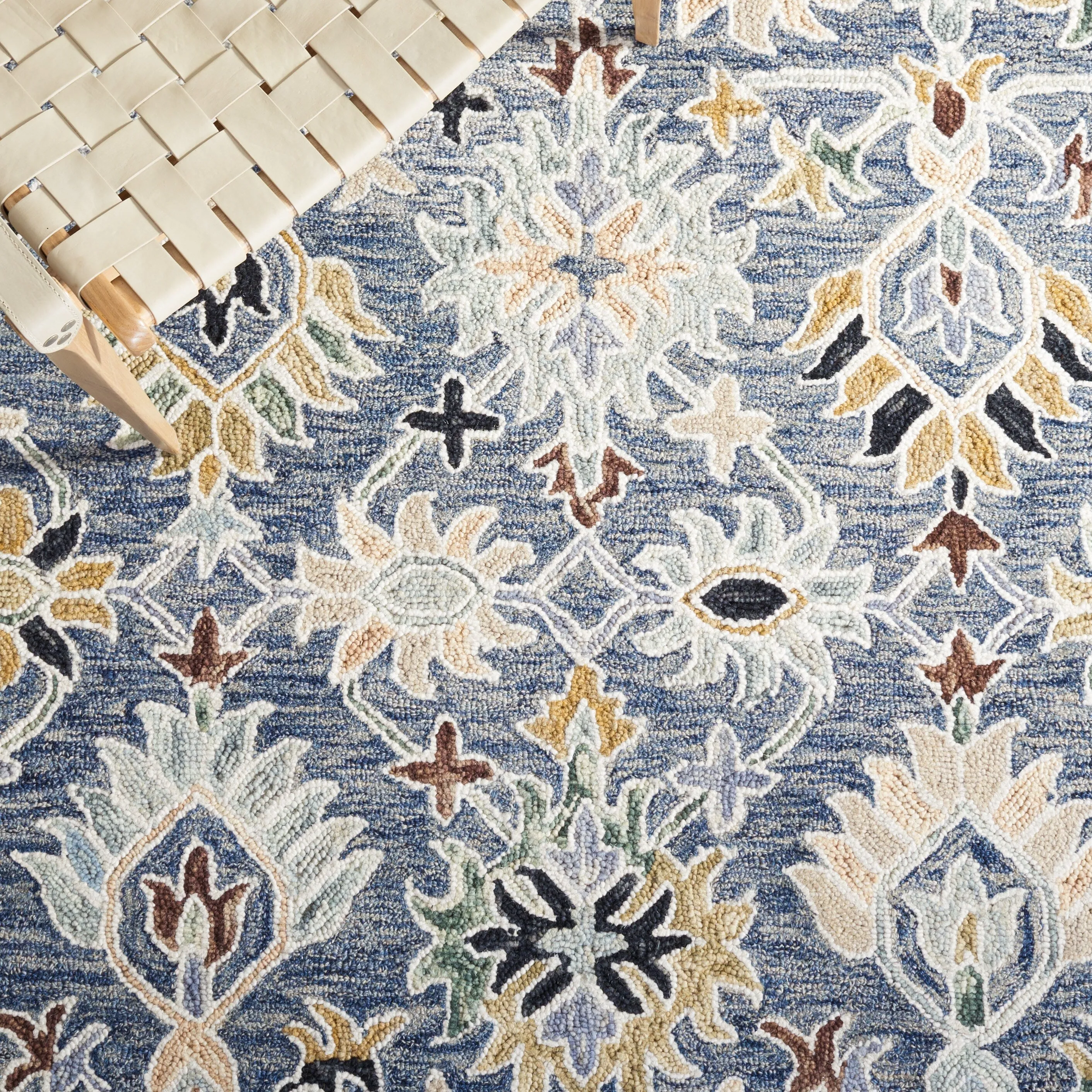 SAFAVIEH Handmade Aspen Vitala Boho Wool Rug