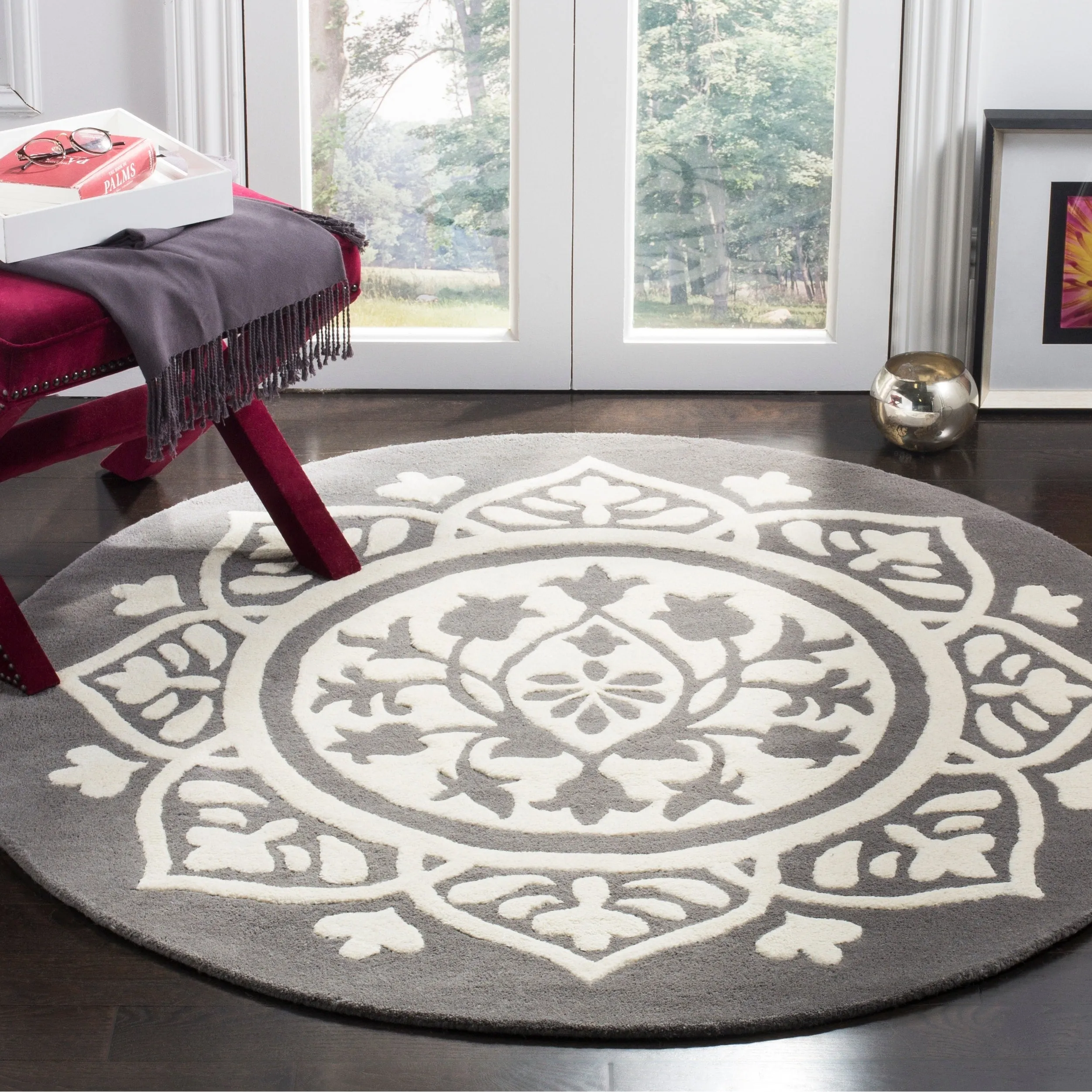 SAFAVIEH Handmade Bella Naina Modern Floral Wool Rug