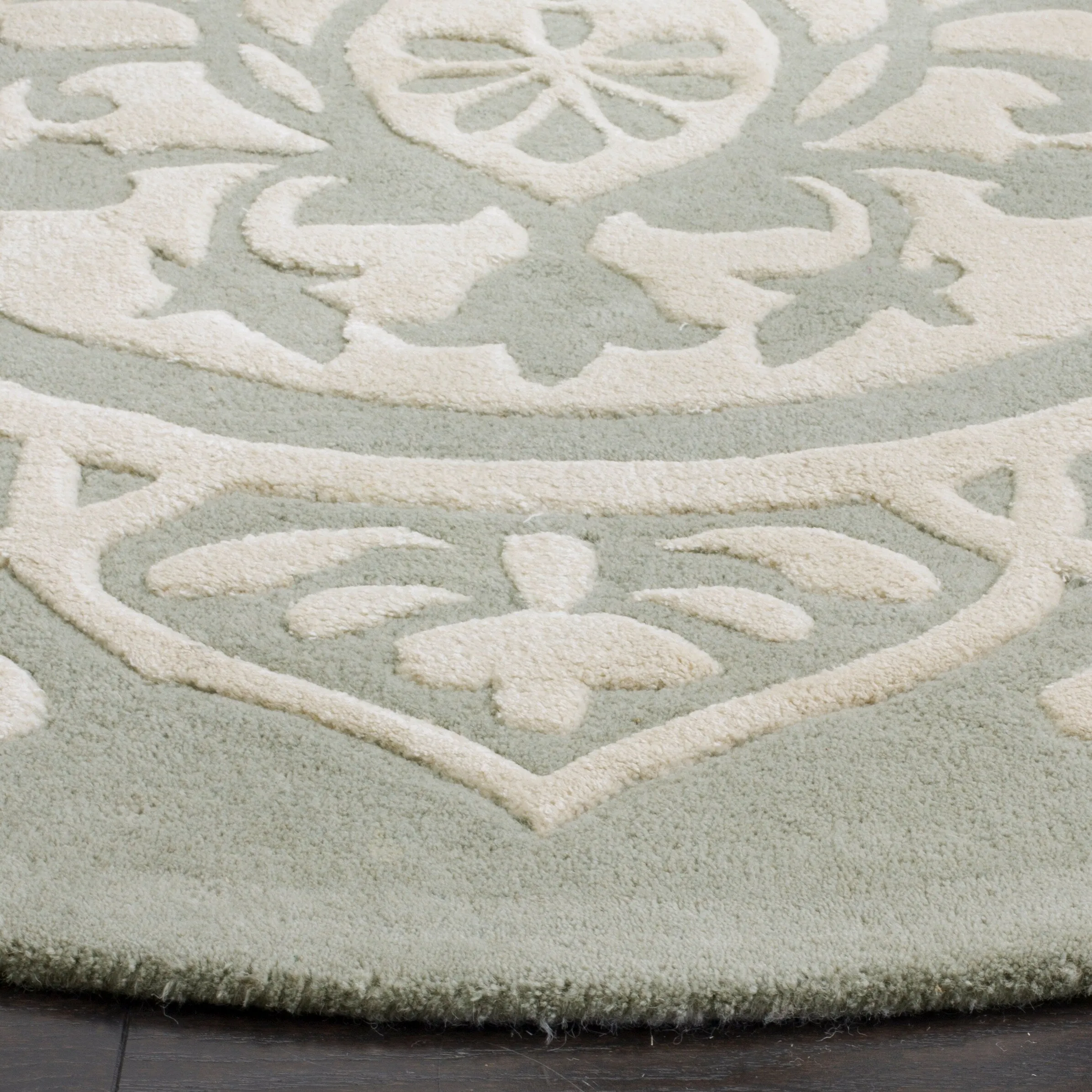 SAFAVIEH Handmade Bella Naina Modern Floral Wool Rug