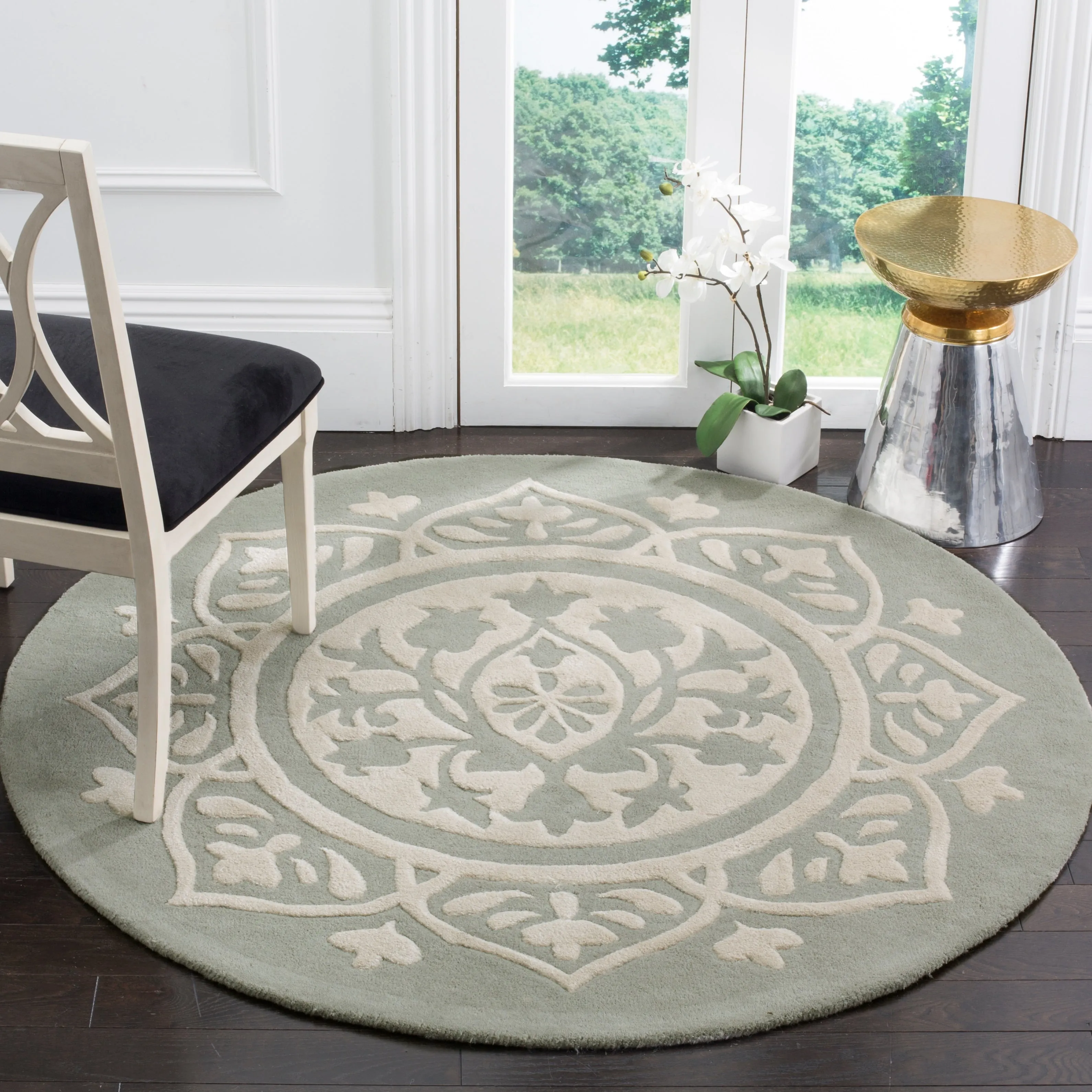 SAFAVIEH Handmade Bella Naina Modern Floral Wool Rug