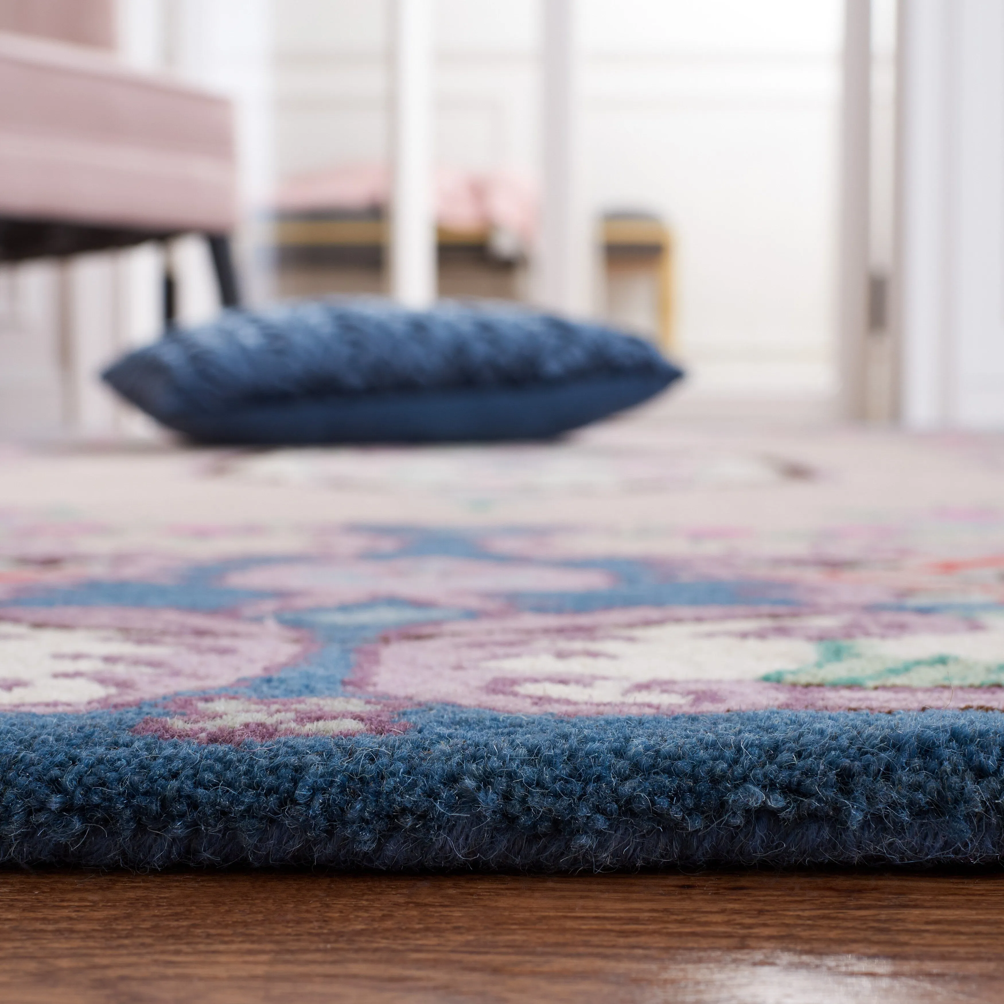 SAFAVIEH Handmade Bellagio Tatevik Oriental Medallion Wool Rug