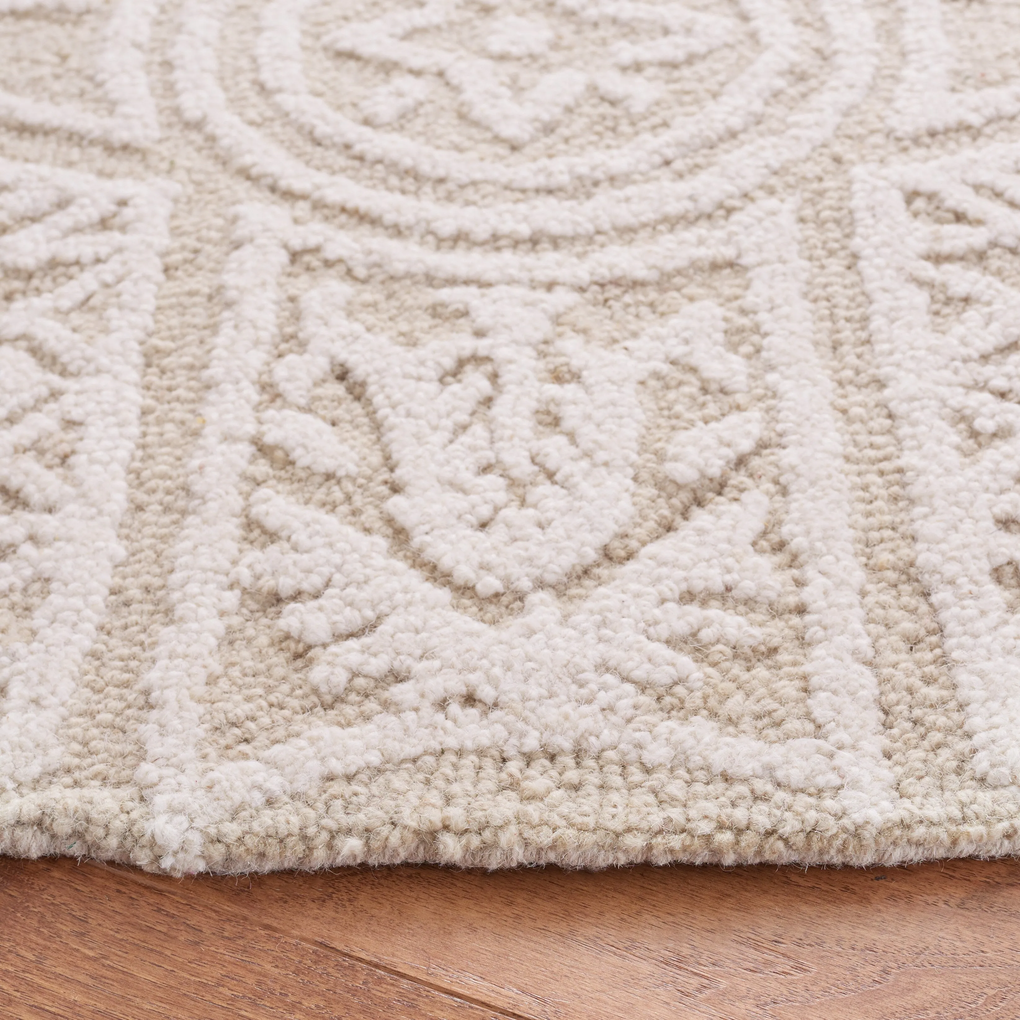 SAFAVIEH Handmade Blossom Alfina Modern Floral Wool Rug