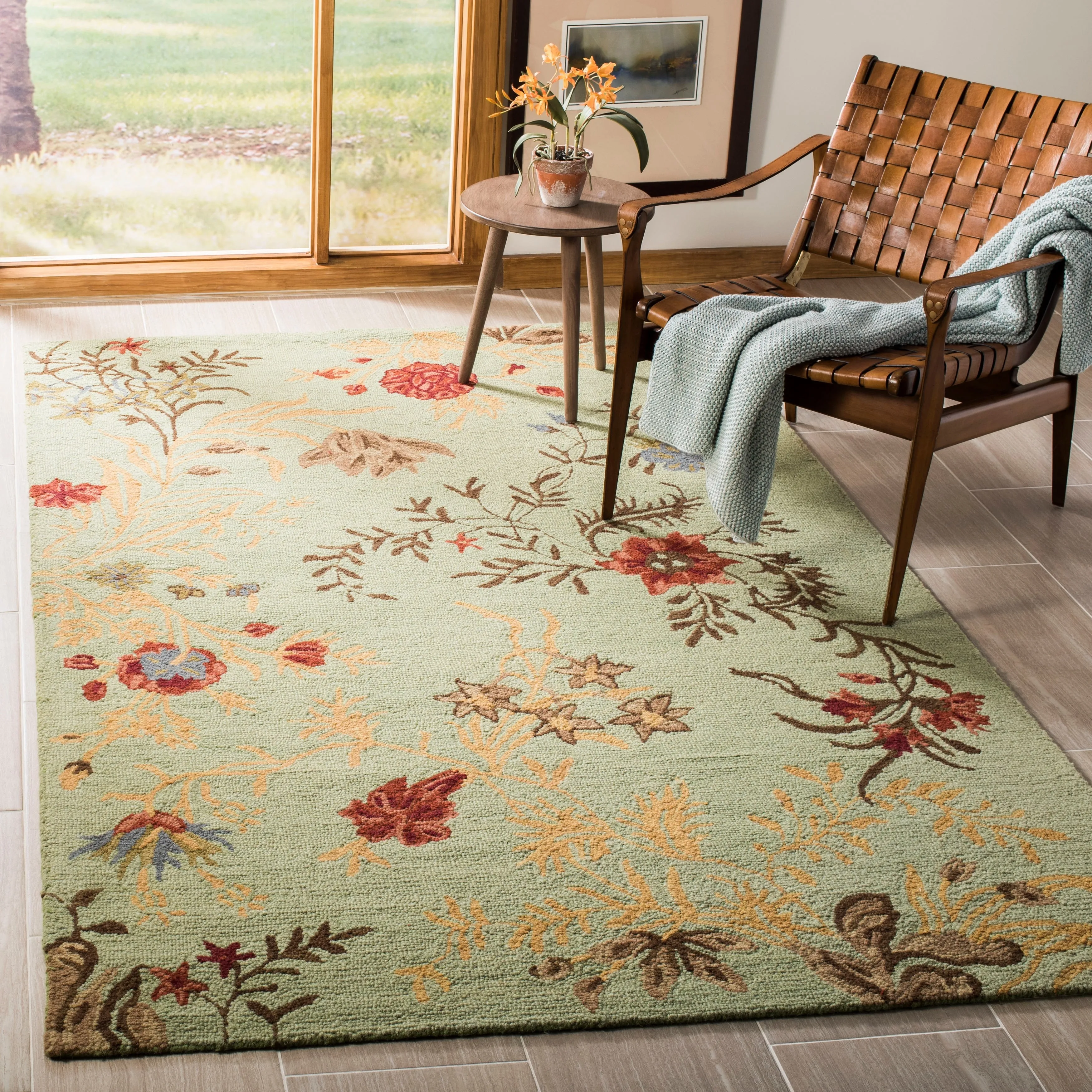 SAFAVIEH. Handmade Blossom Armina Modern Floral Wool Rug