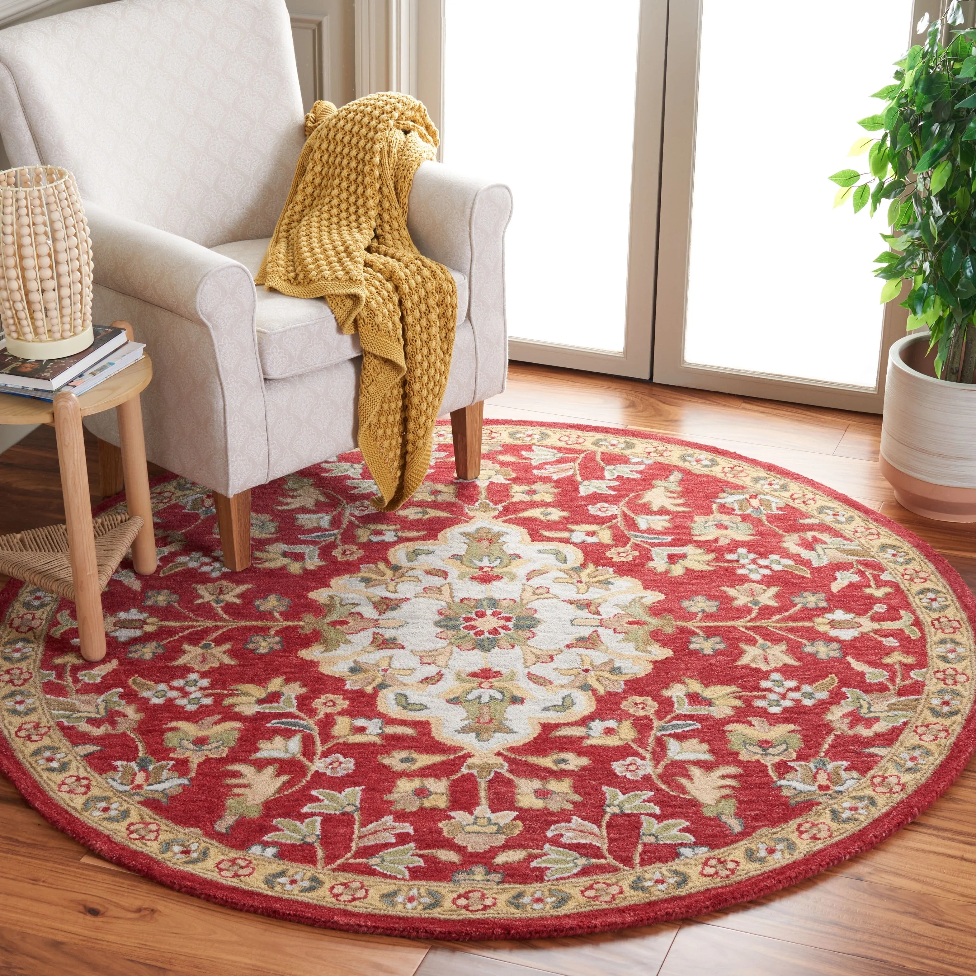 SAFAVIEH Handmade Blossom Arnlaug French Country Wool Rug