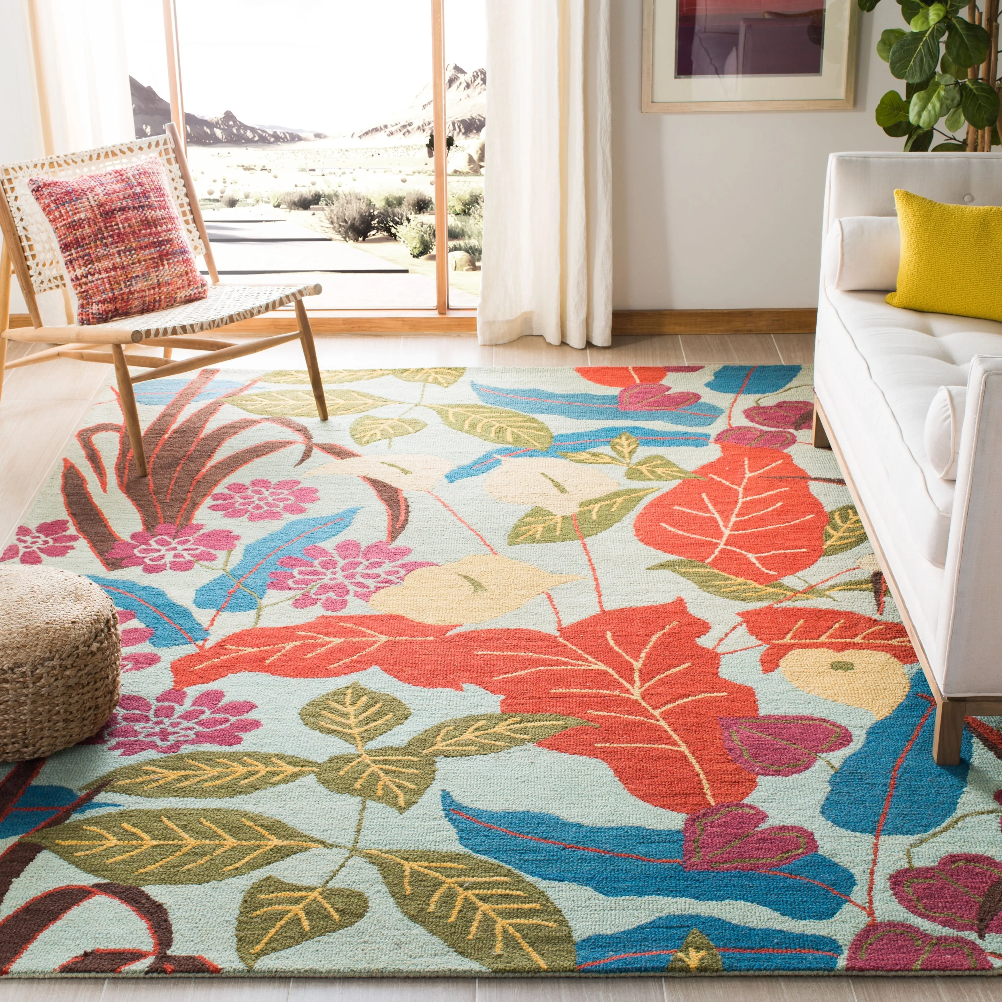 SAFAVIEH Handmade Blossom Celene Traditional Wool Rug