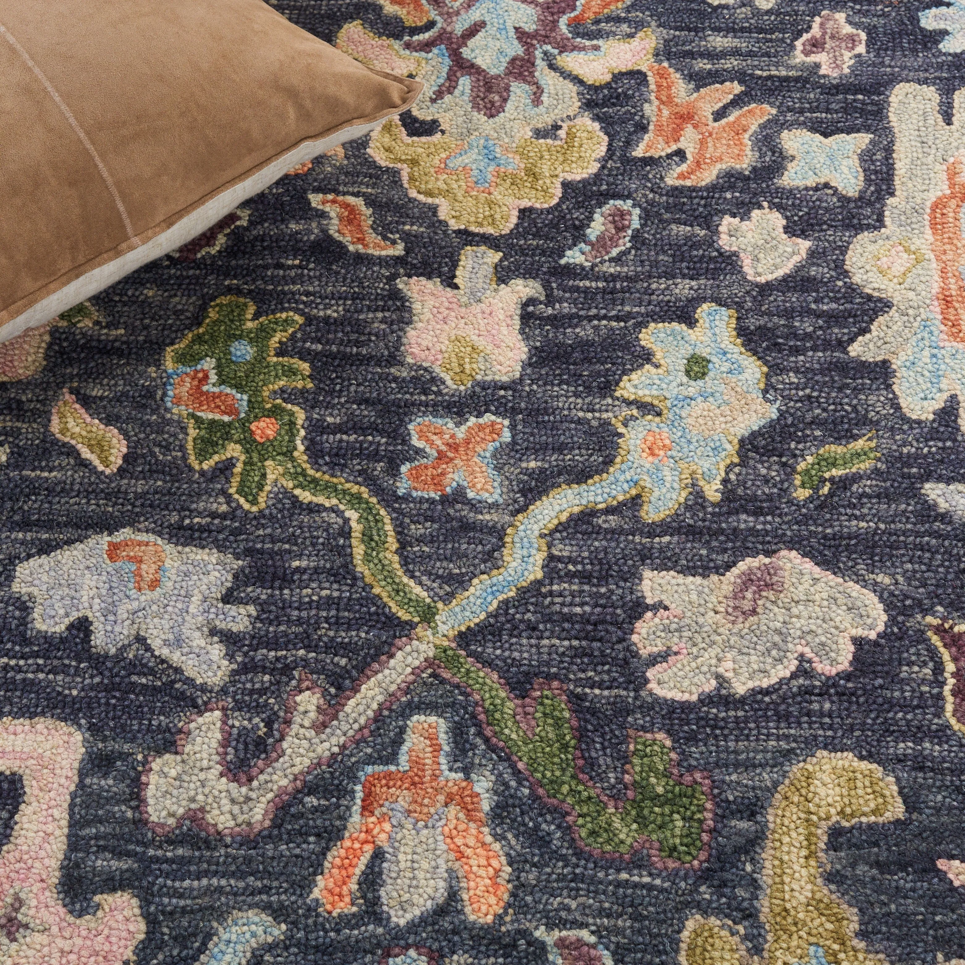 SAFAVIEH Handmade Blossom Duska French Country Floral Wool Rug