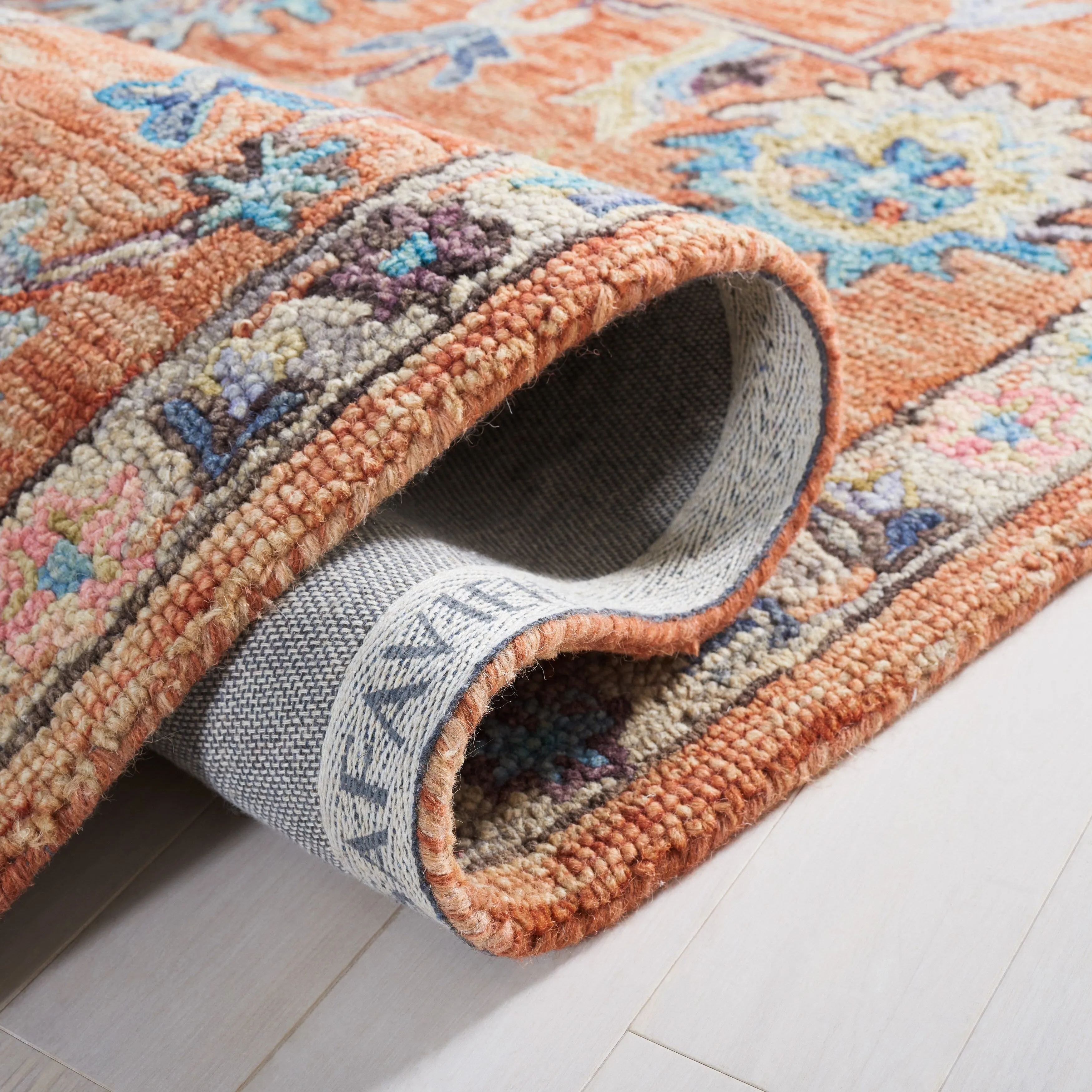 SAFAVIEH Handmade Blossom Lindy French Country Floral Wool Rug