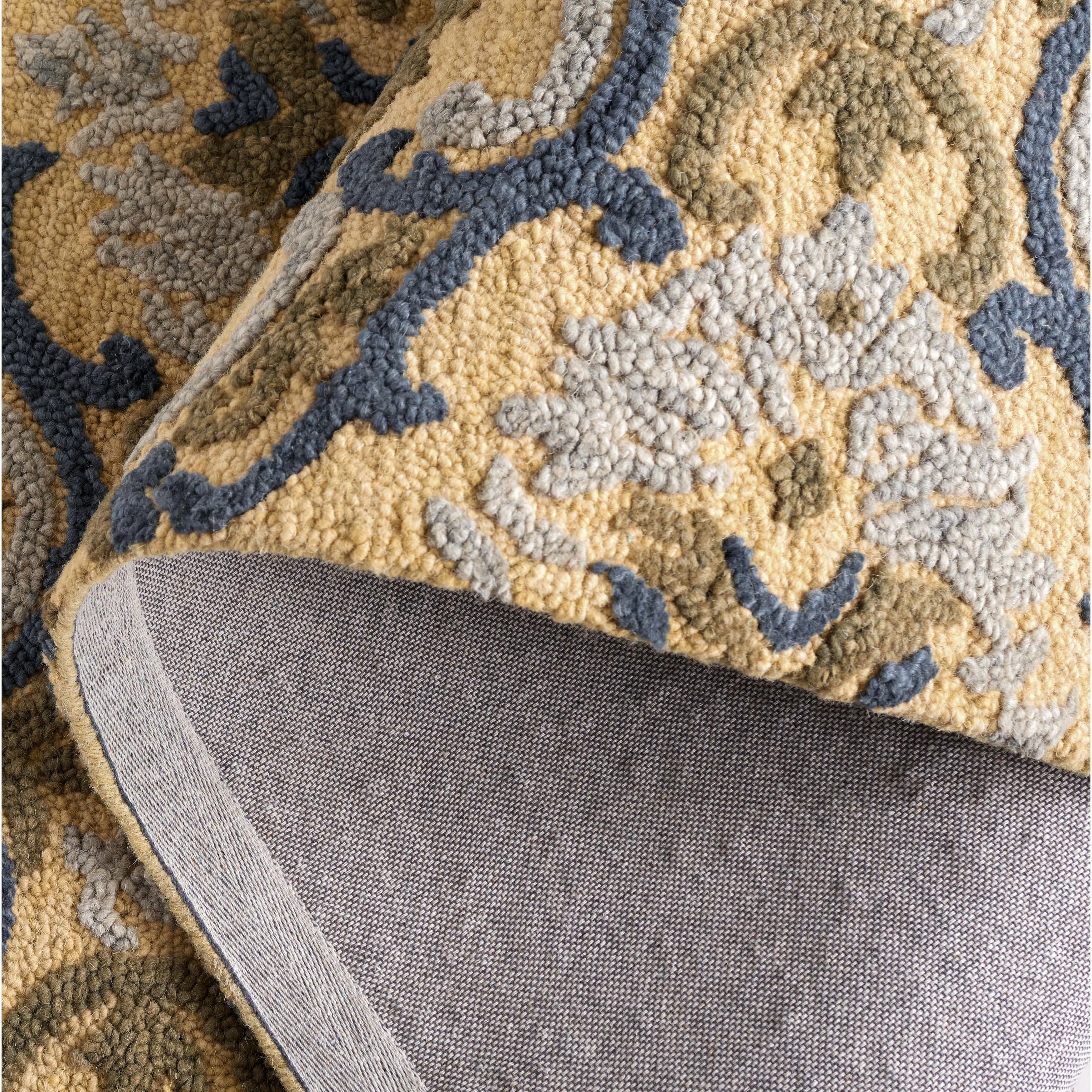 SAFAVIEH Handmade Blossom Porzia Floral Wool Rug